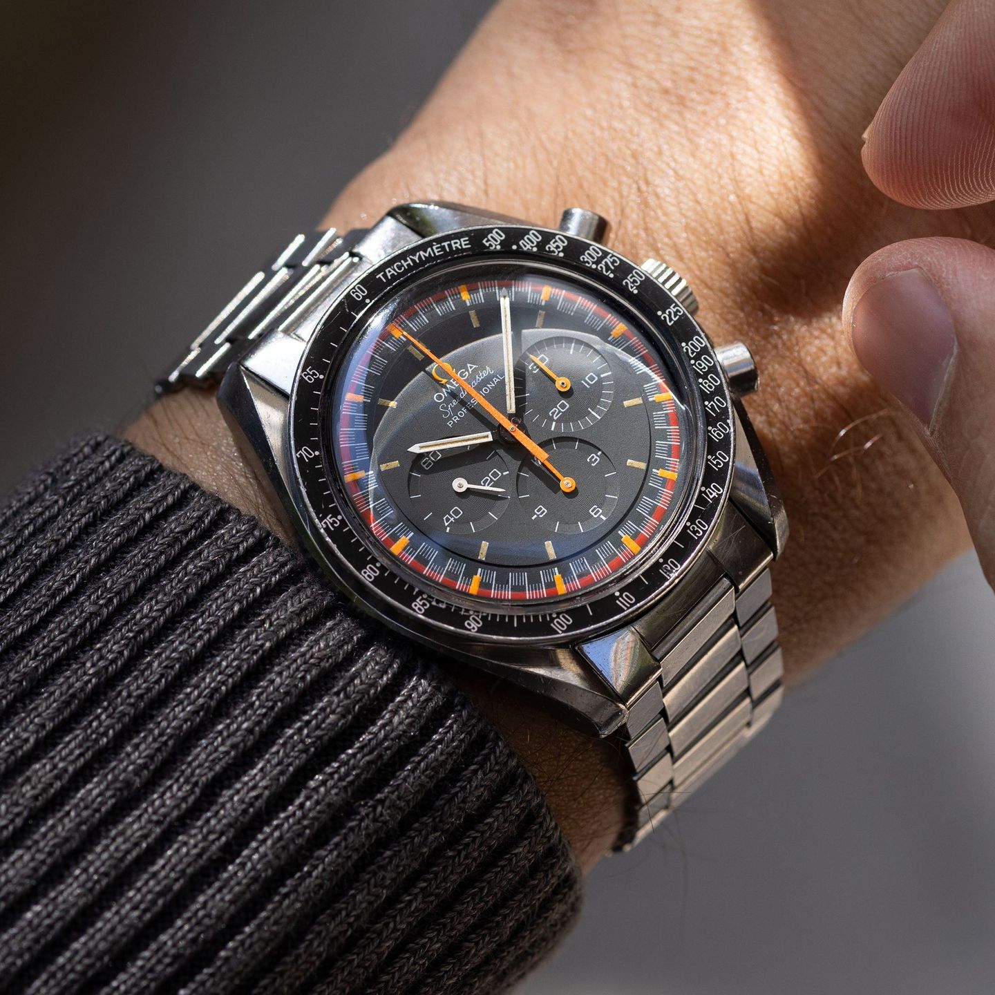 Omega Speedmaster is (Unknown (random serial)) - Grey dial 42 mm Steel case (1/8)
