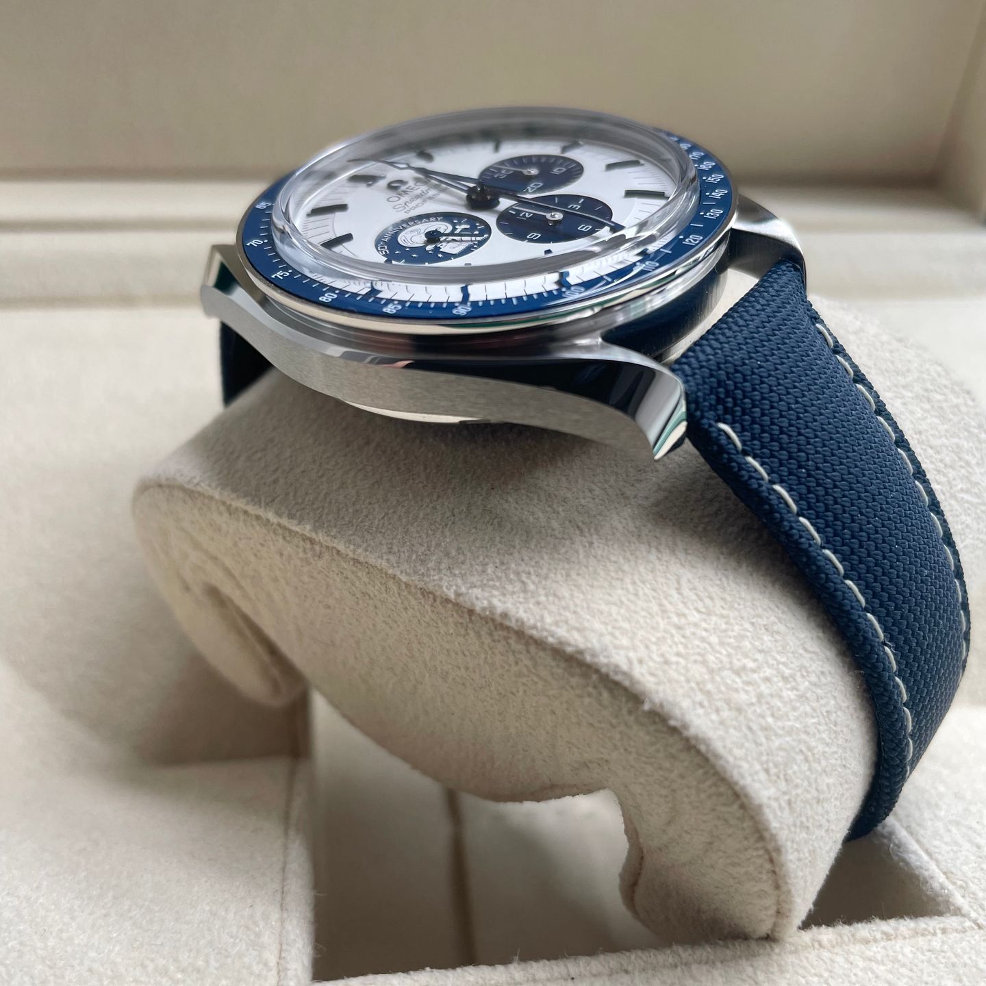 Omega Speedmaster Professional Moonwatch 310.32.42.50.02.001 (2025) - White dial 42 mm Steel case (4/14)