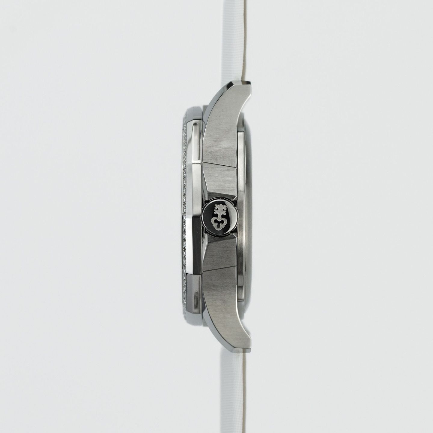 Corum Admiral's Cup Legend 38 384.101.47/F149 AN01 (2025) - Pearl dial 39 mm Steel case (6/8)