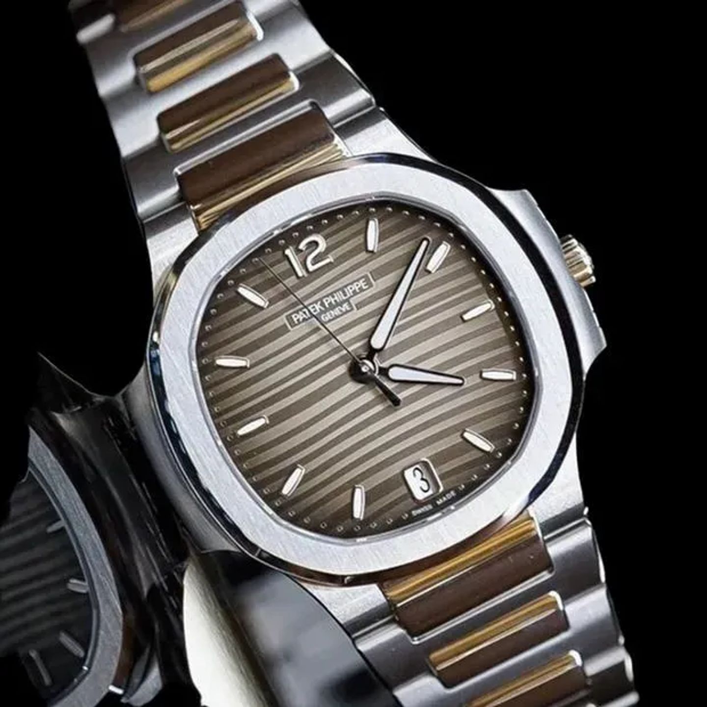 Patek Philippe Nautilus 7118/1A-011 - (3/6)