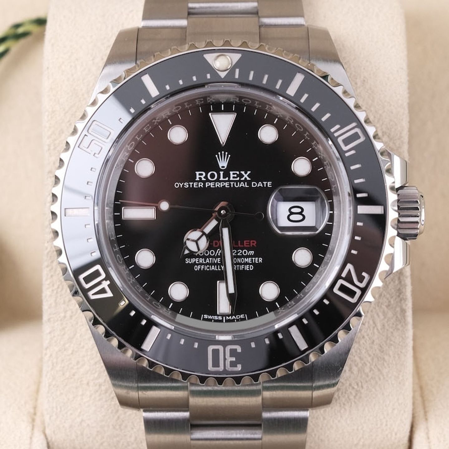 Rolex Sea-Dweller 126600 (2018) - Black dial 43 mm Steel case (2/8)