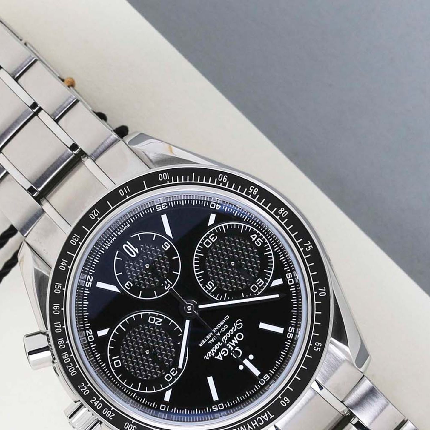 Omega Speedmaster Racing 326.30.40.50.01.001 (2019) - Black dial 40 mm Steel case (4/8)