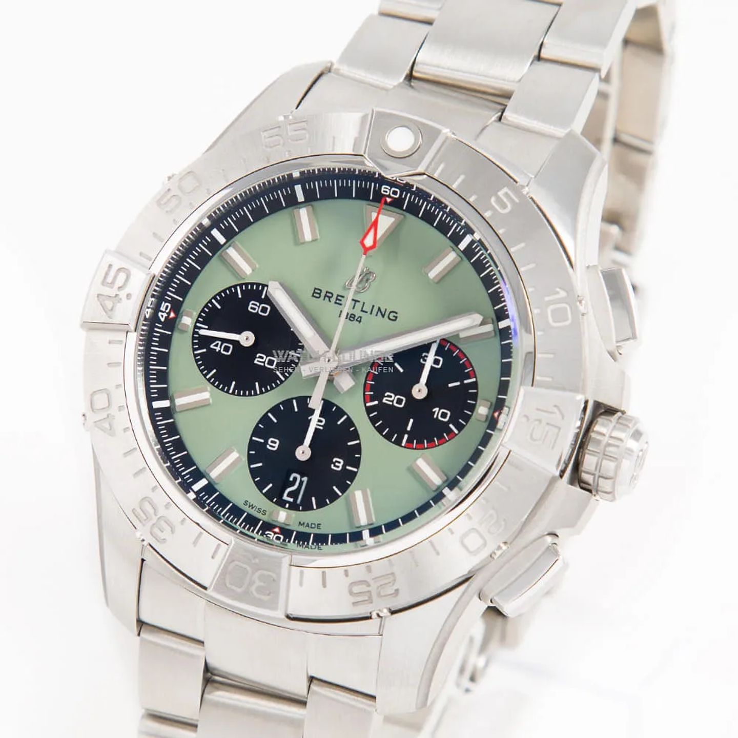 Breitling Avenger AB0147101L1A1 (2025) - Groen wijzerplaat 44mm Staal (1/8)
