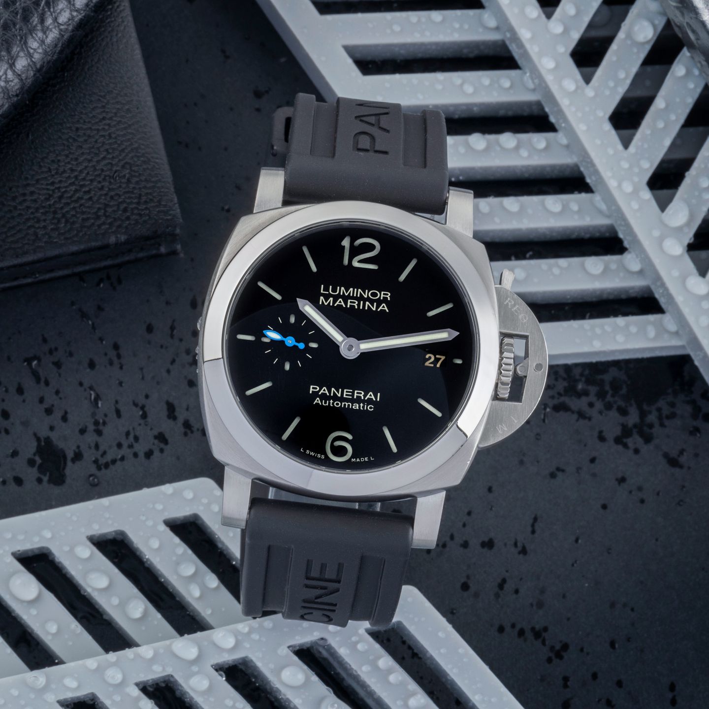 Panerai Luminor 1950 PAM01372 (Unknown (random serial)) - Black dial 40 mm Steel case (1/8)