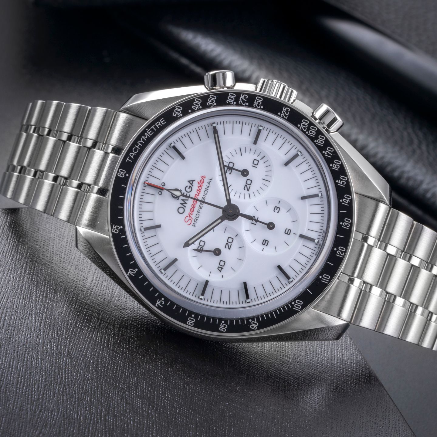 Omega Speedmaster Professional Moonwatch 310.30.42.50.04.001 (Unknown (random serial)) - White dial 42 mm Steel case (2/8)
