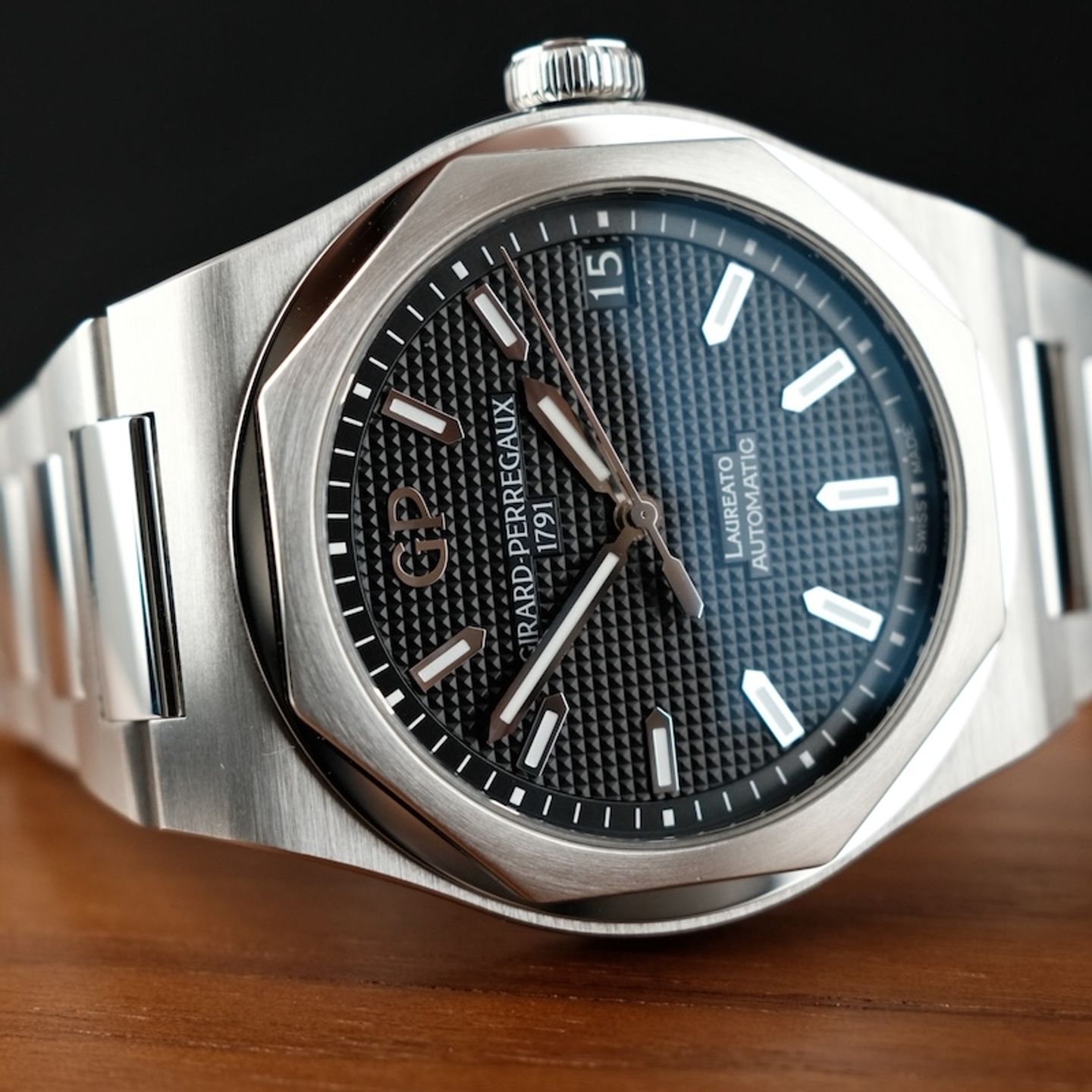 Girard-Perregaux Laureato 81010-11-634-11A - (3/8)