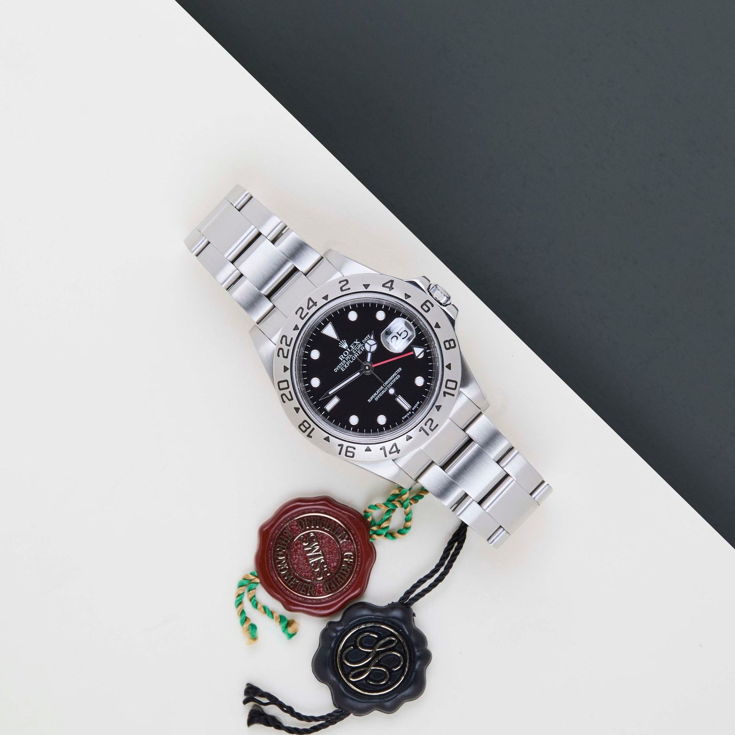 Rolex Explorer II 16570 (2002) - 40 mm Steel case (2/8)