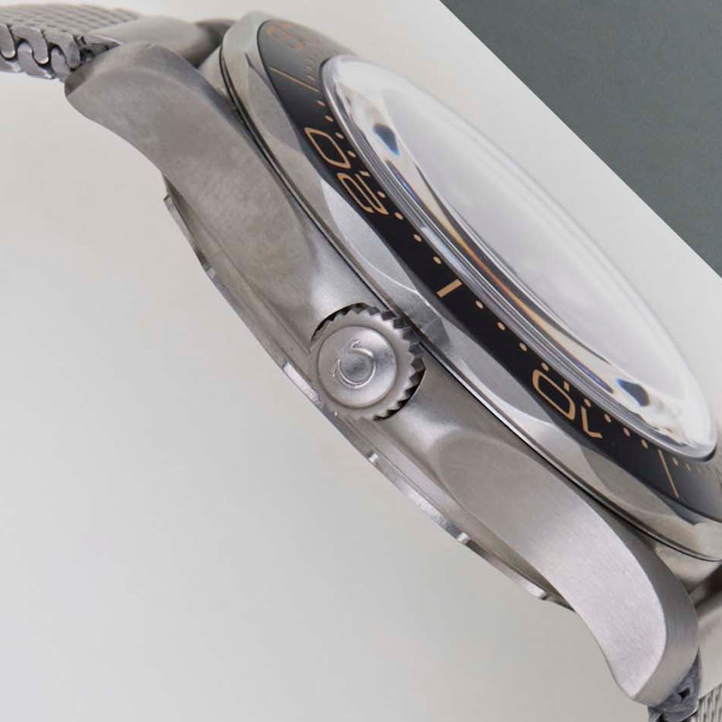 Omega Seamaster Diver 300 M 210.90.42.20.01.001 (2023) - Bruin wijzerplaat 42mm Titanium (8/8)