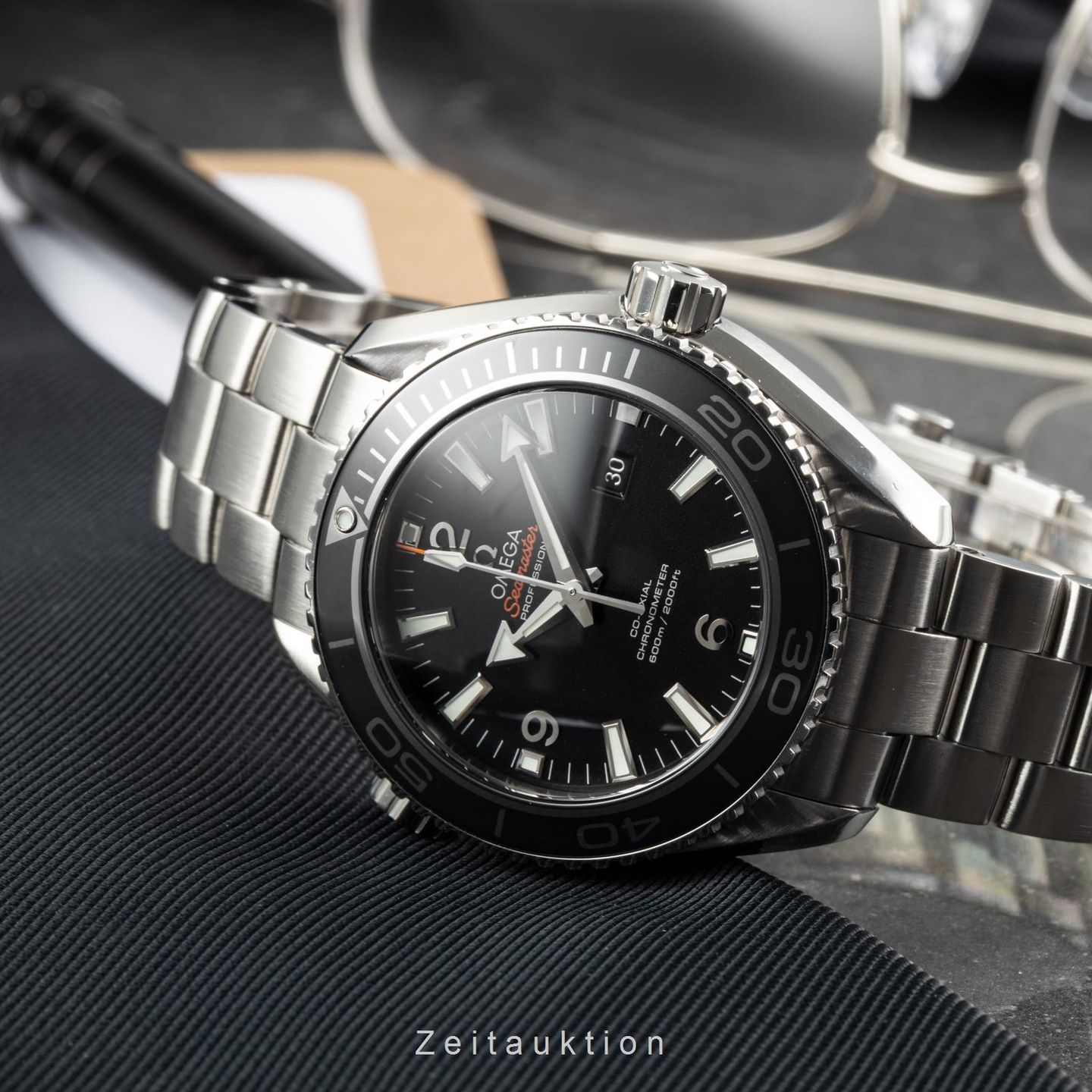 Omega Seamaster Planet Ocean 232.30.38.20.01.001 (2016) - Black dial 38 mm Steel case (3/8)