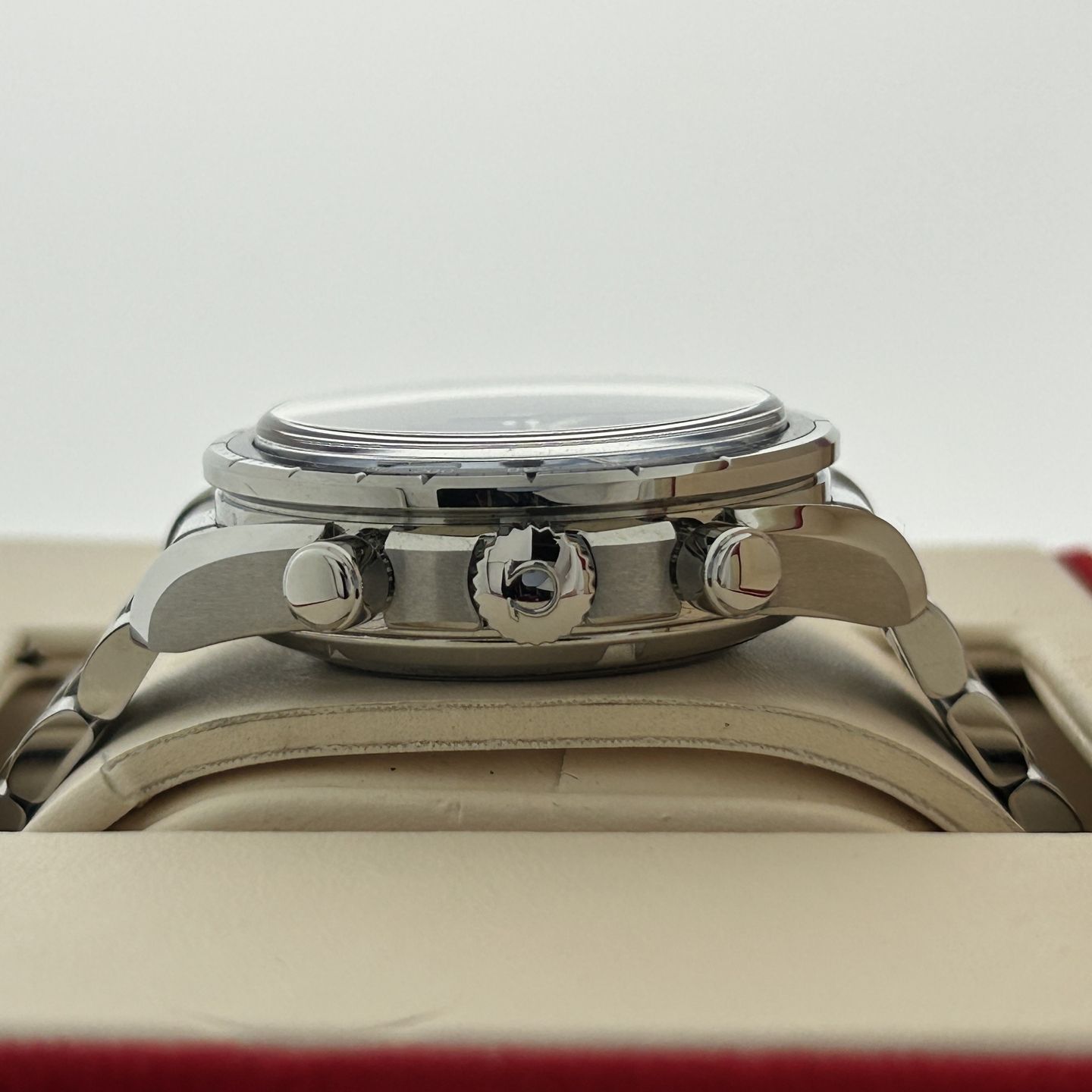 Omega Speedmaster 324.30.38.50.03.001 - (3/8)