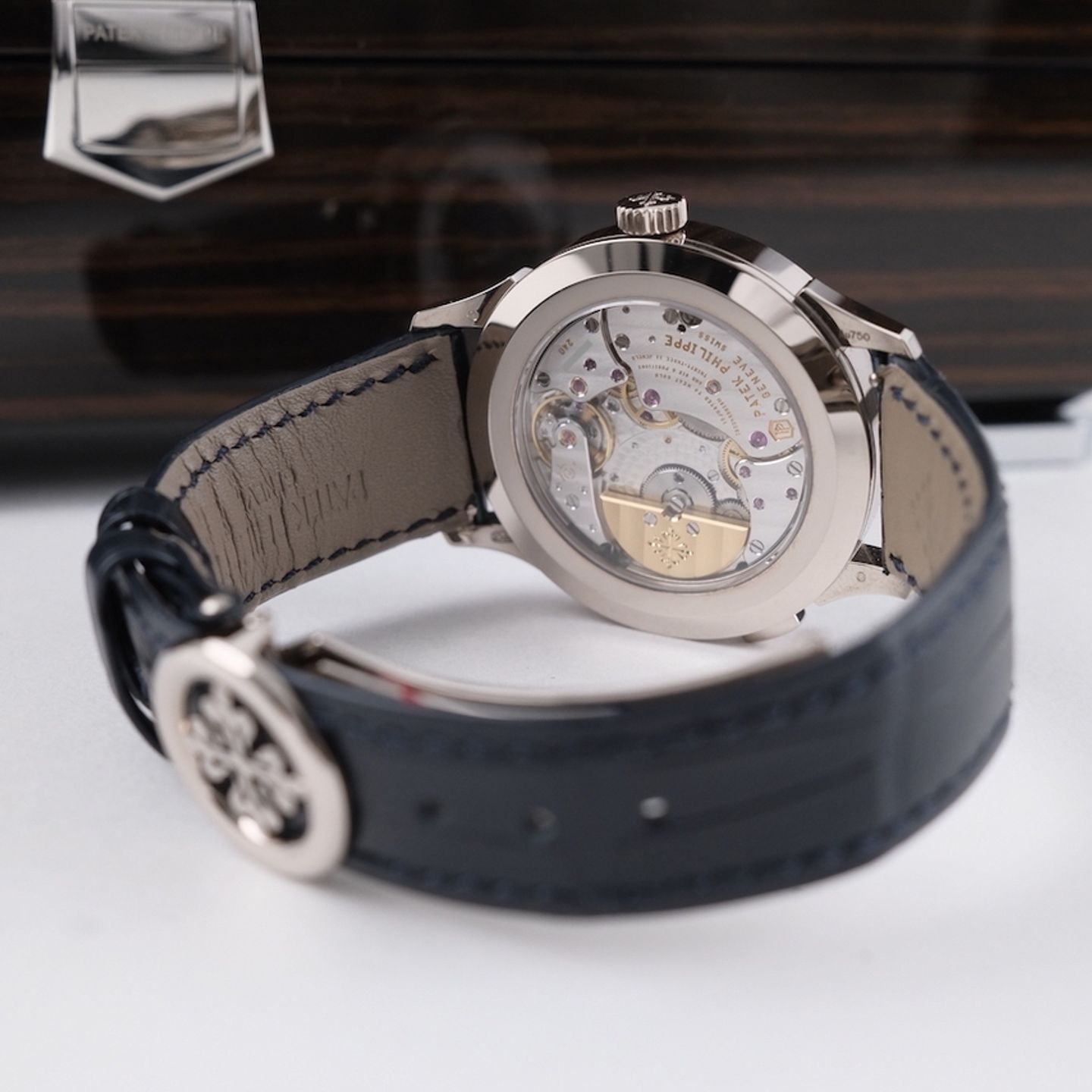 Patek Philippe World Time 5231G-001 (2025) - Meerkleurig wijzerplaat 39mm Witgoud (8/8)