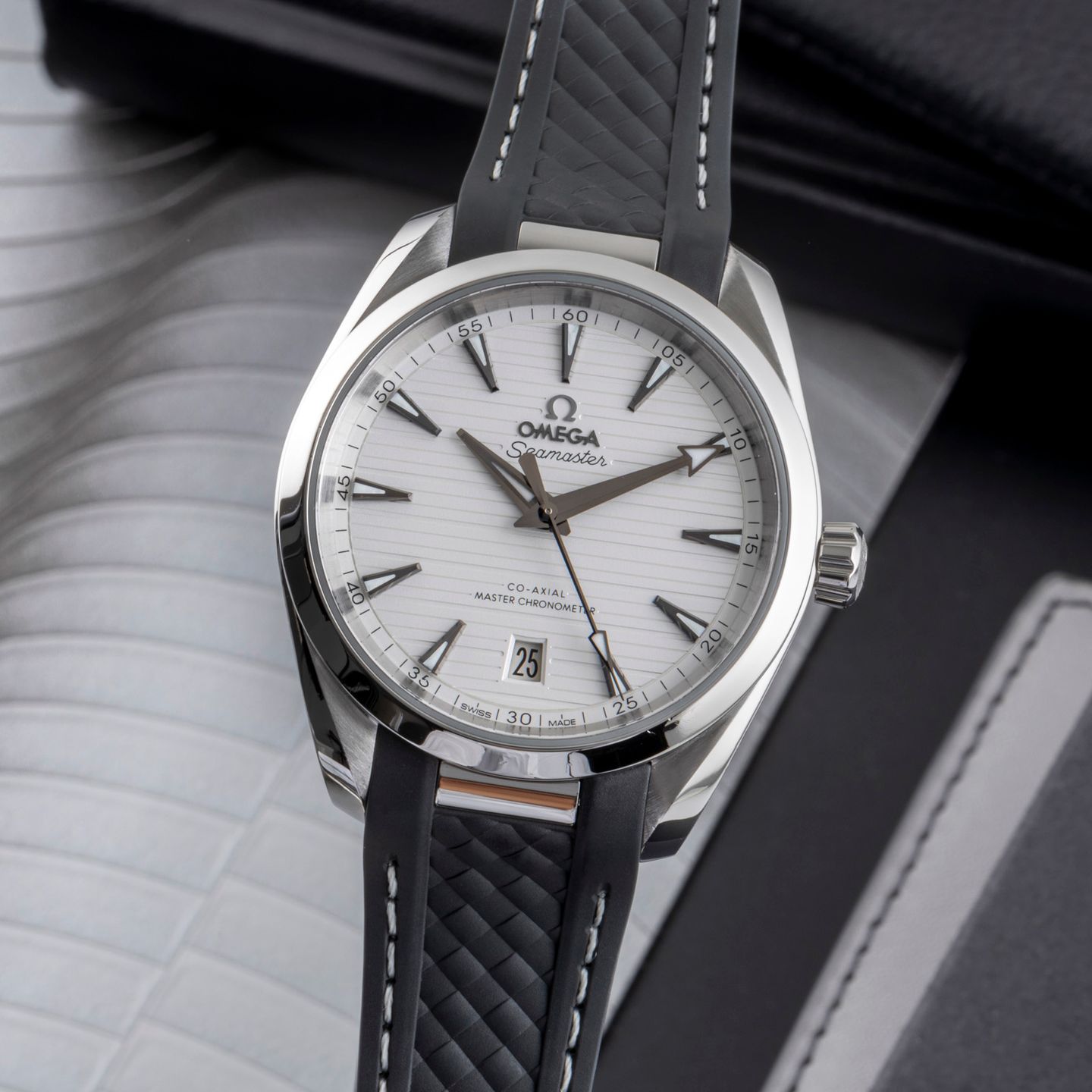 Omega Seamaster Aqua Terra 220.12.38.20.02.001 - (3/8)