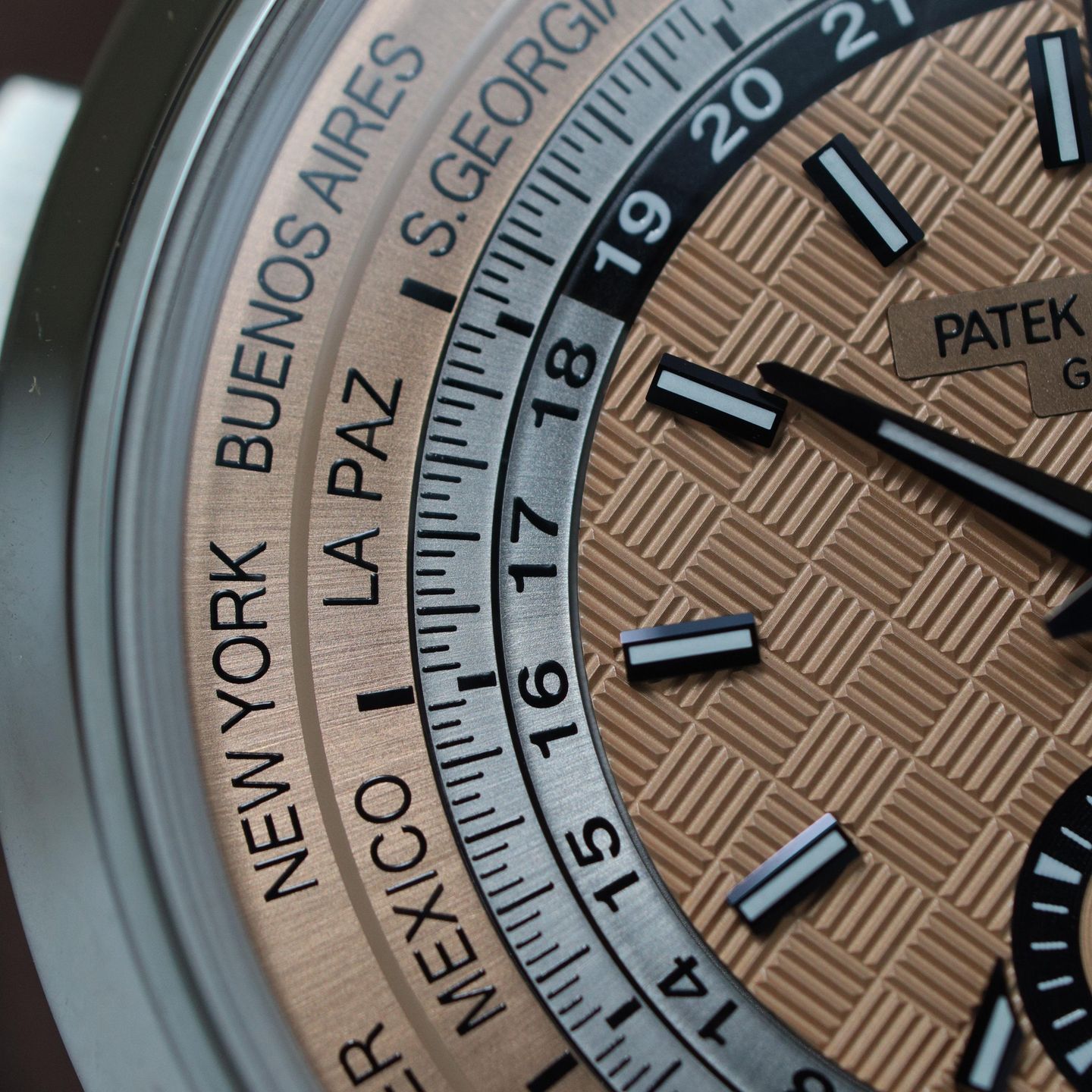 Patek Philippe World Time 5935A - (2/5)