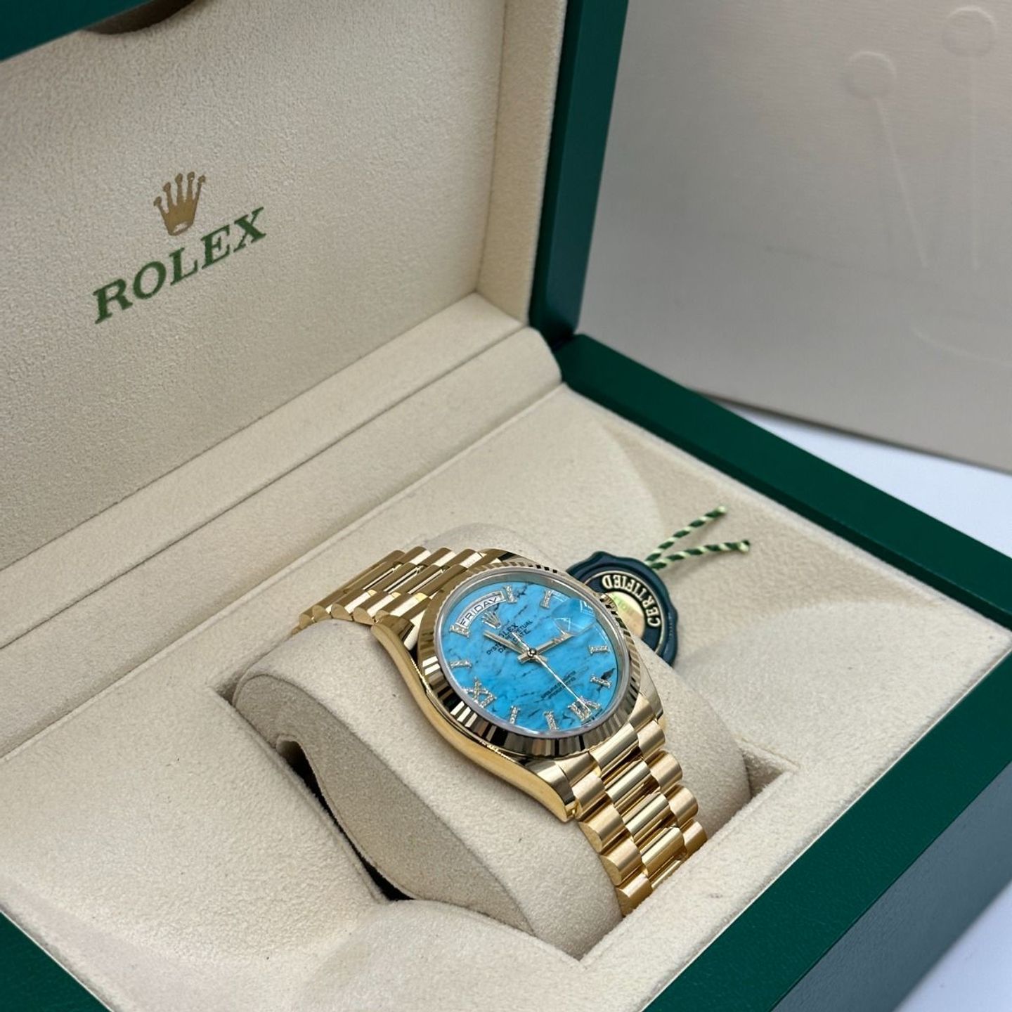 Rolex Day-Date 36 128238 (2024) - Blue dial 36 mm Yellow Gold case (3/8)