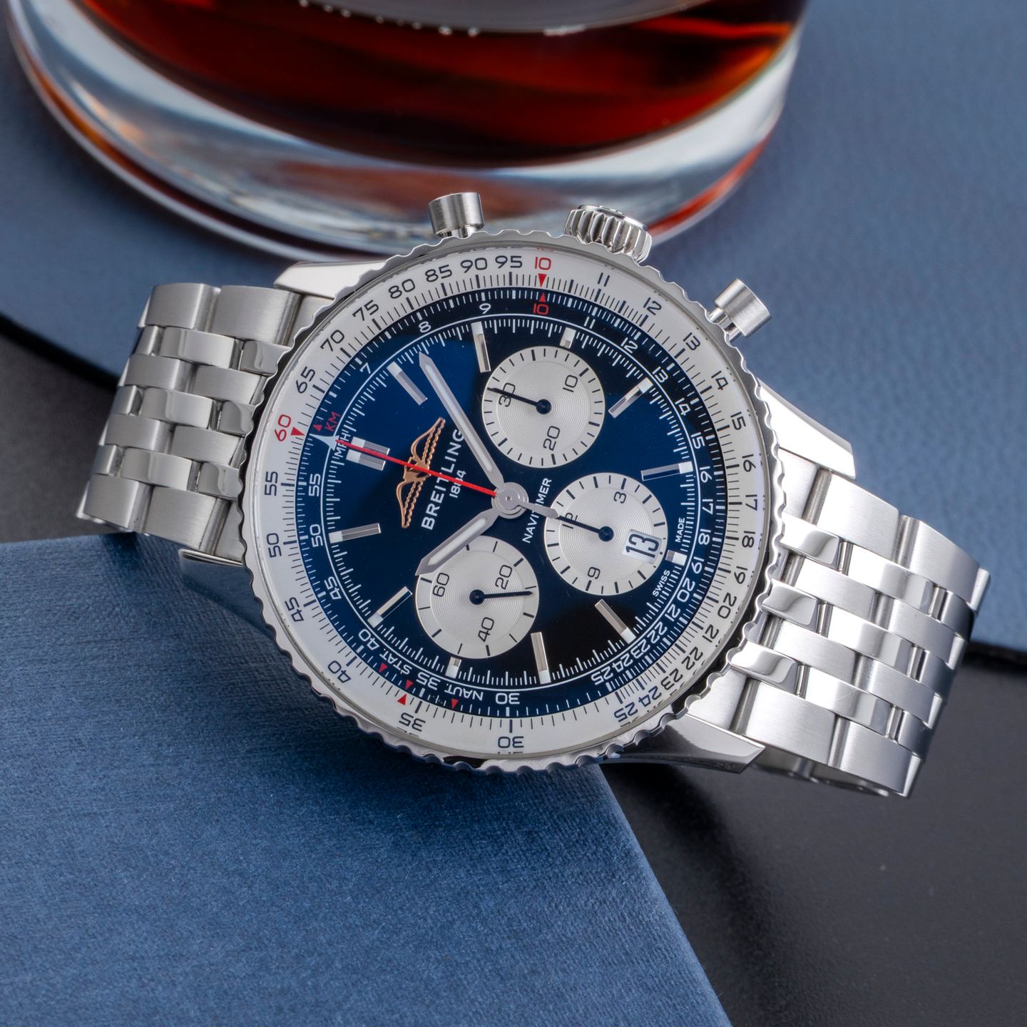 Breitling Navitimer 1 B01 Chronograph AB0138 - (2/8)
