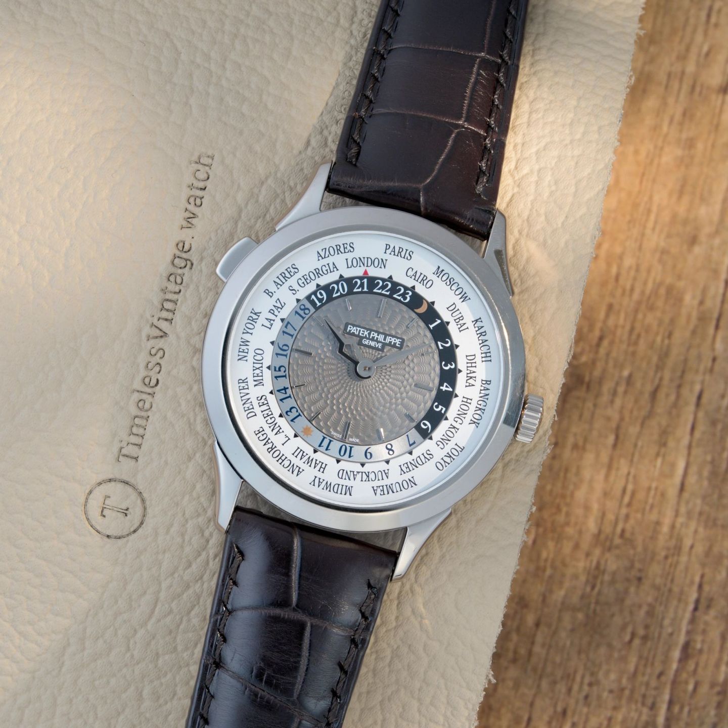 Patek Philippe World Time 5230G - (1/8)