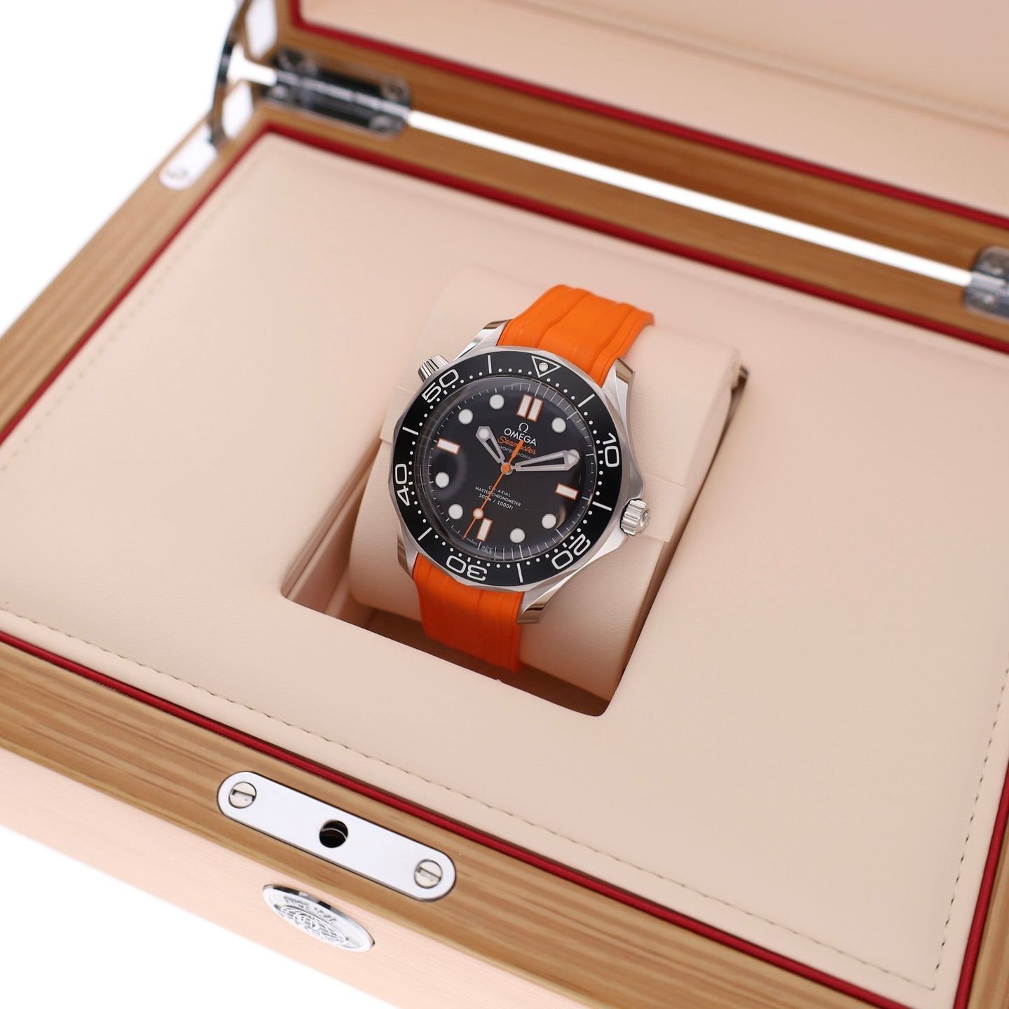 Omega Seamaster Diver 300 M 210.32.42.20.01.006 (2026) - Black dial 42 mm Steel case (3/8)