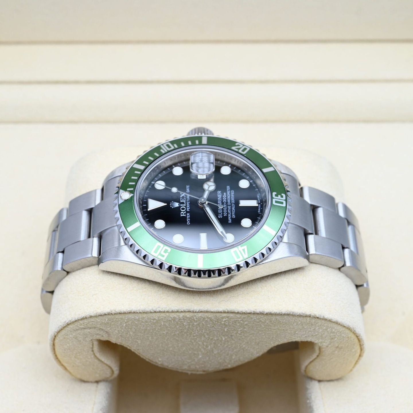 Rolex Submariner Date 16610LV (2009) - Black dial 40 mm Steel case (2/6)