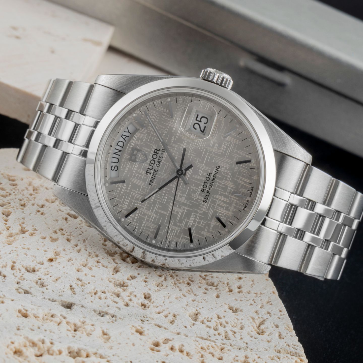 Tudor Prince Date 76200 - (2/8)