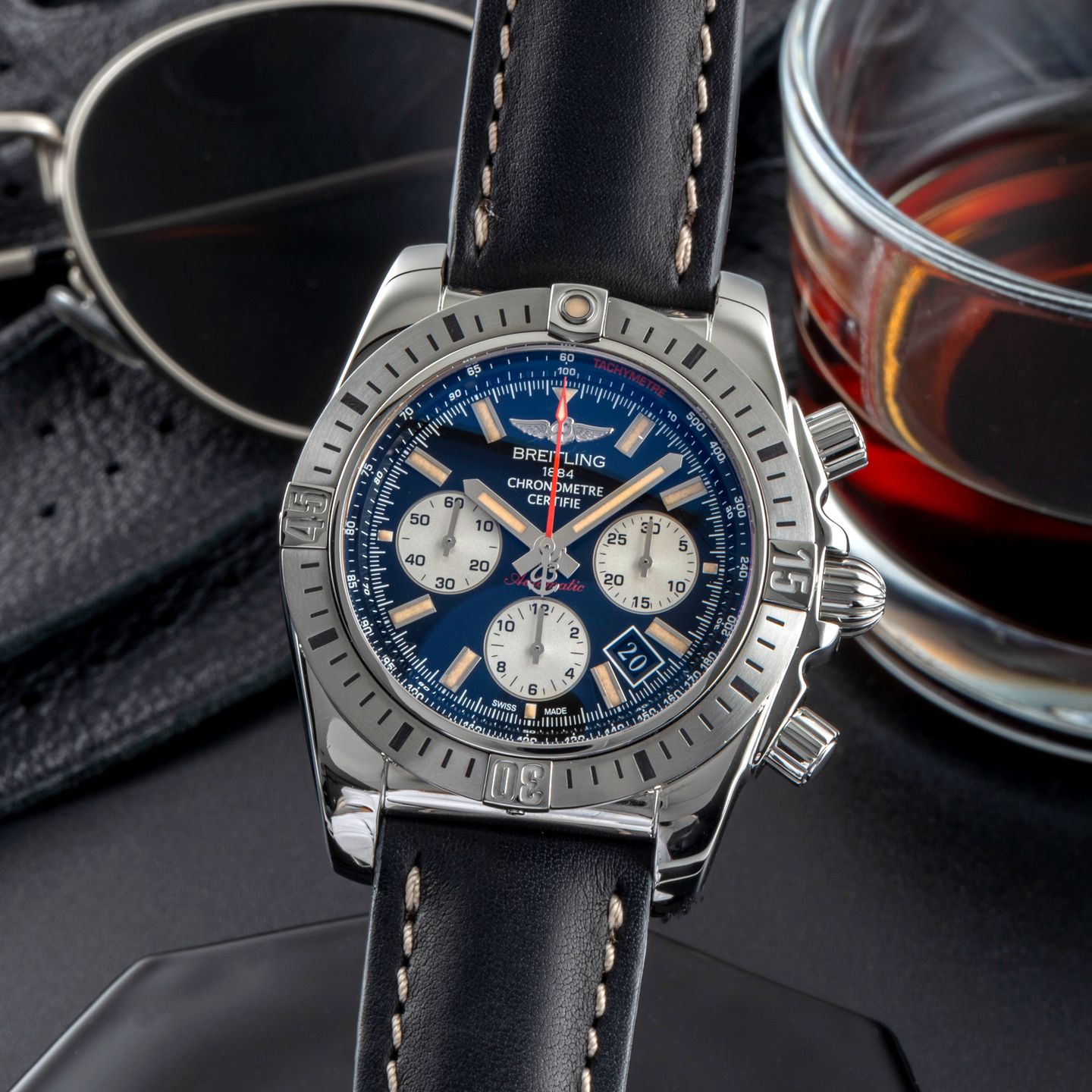 Breitling Chronomat 44 Airborne AB01154G/BD13 (2014) - Black dial 44 mm Steel case (3/8)