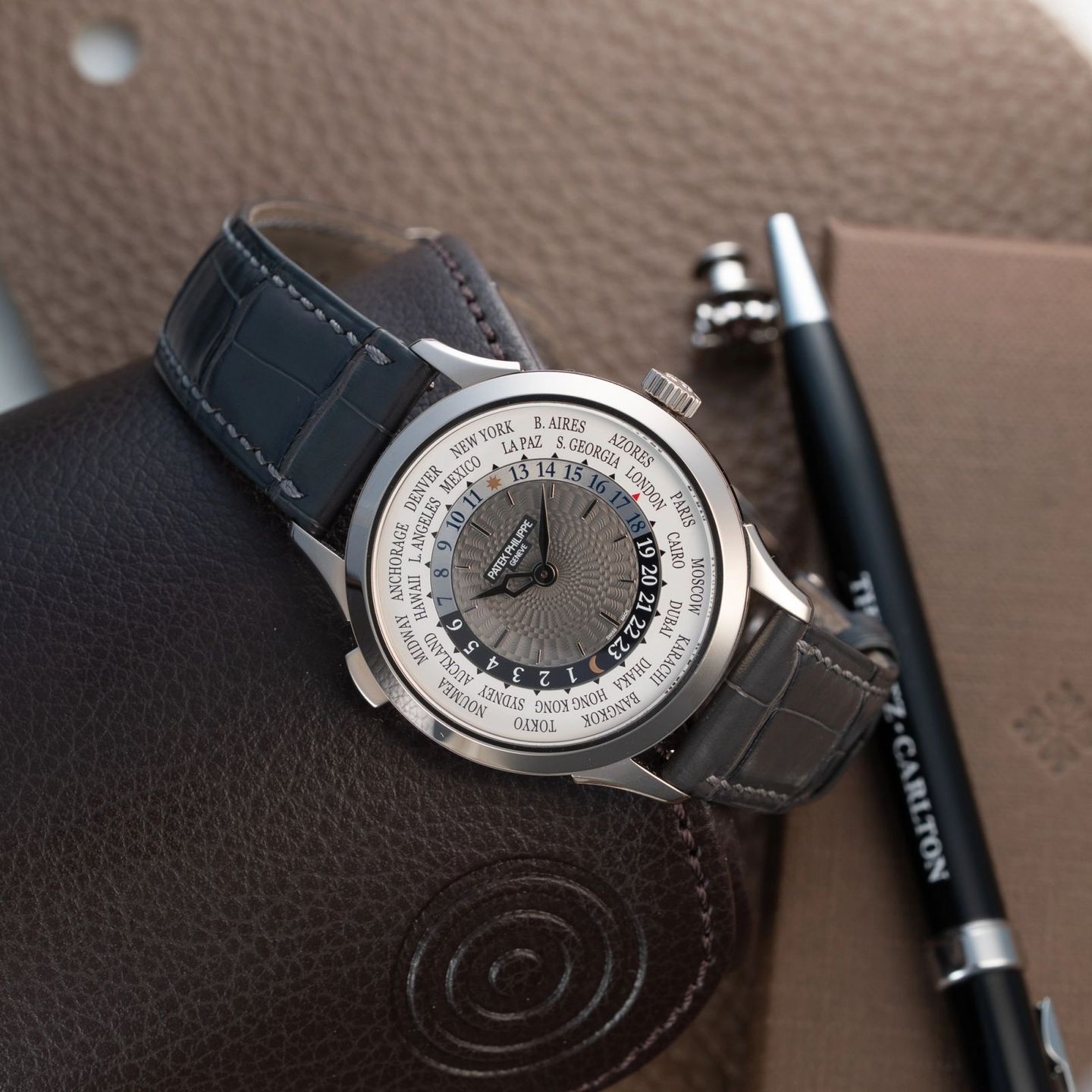 Patek Philippe World Time 5230G - (3/8)