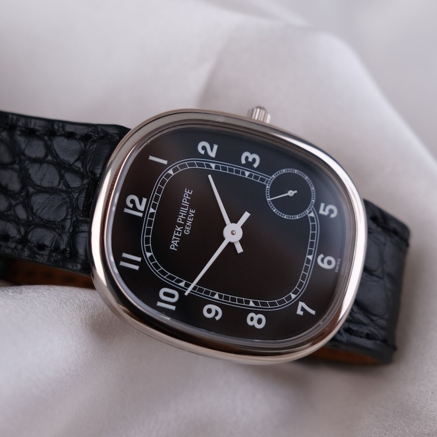 Patek Philippe Golden Ellipse 5738/1R-001 (Onbekend (willekeurig serienummer)) - Zwart wijzerplaat 35mm Roségoud (3/8)