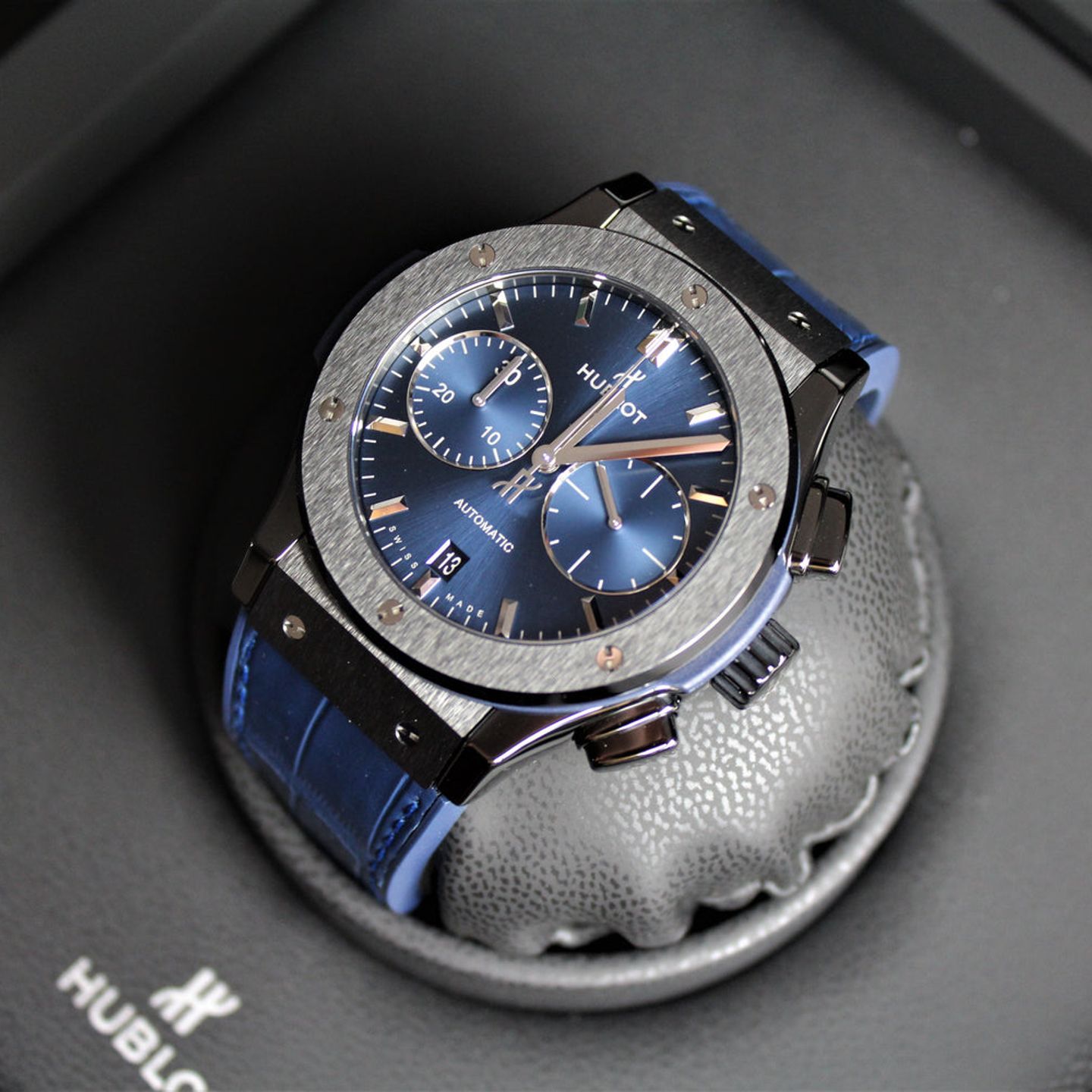 Hublot Classic Fusion Blue 521.cm.7170.lr - (2/5)