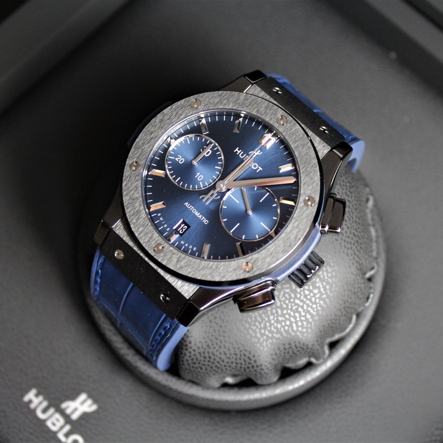 Hublot Classic Fusion Blue 521.cm.7170.lr (2024) - Blue dial 45 mm Ceramic case (2/5)