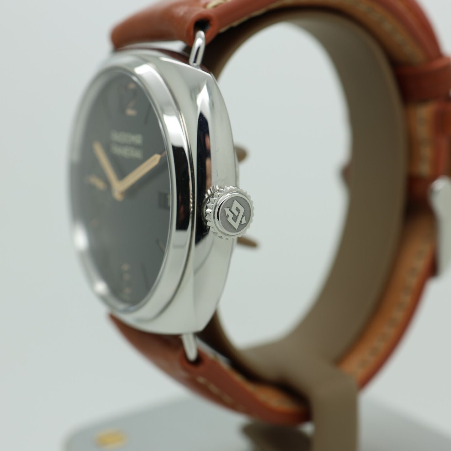 Panerai Radiomir PAM01572 (2024) - Black dial 40 mm Steel case (3/8)