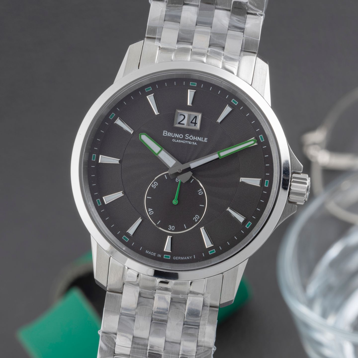 Bruno Söhnle Devi 17-13158-842 (2025) - Grey dial 43 mm Steel case (3/8)