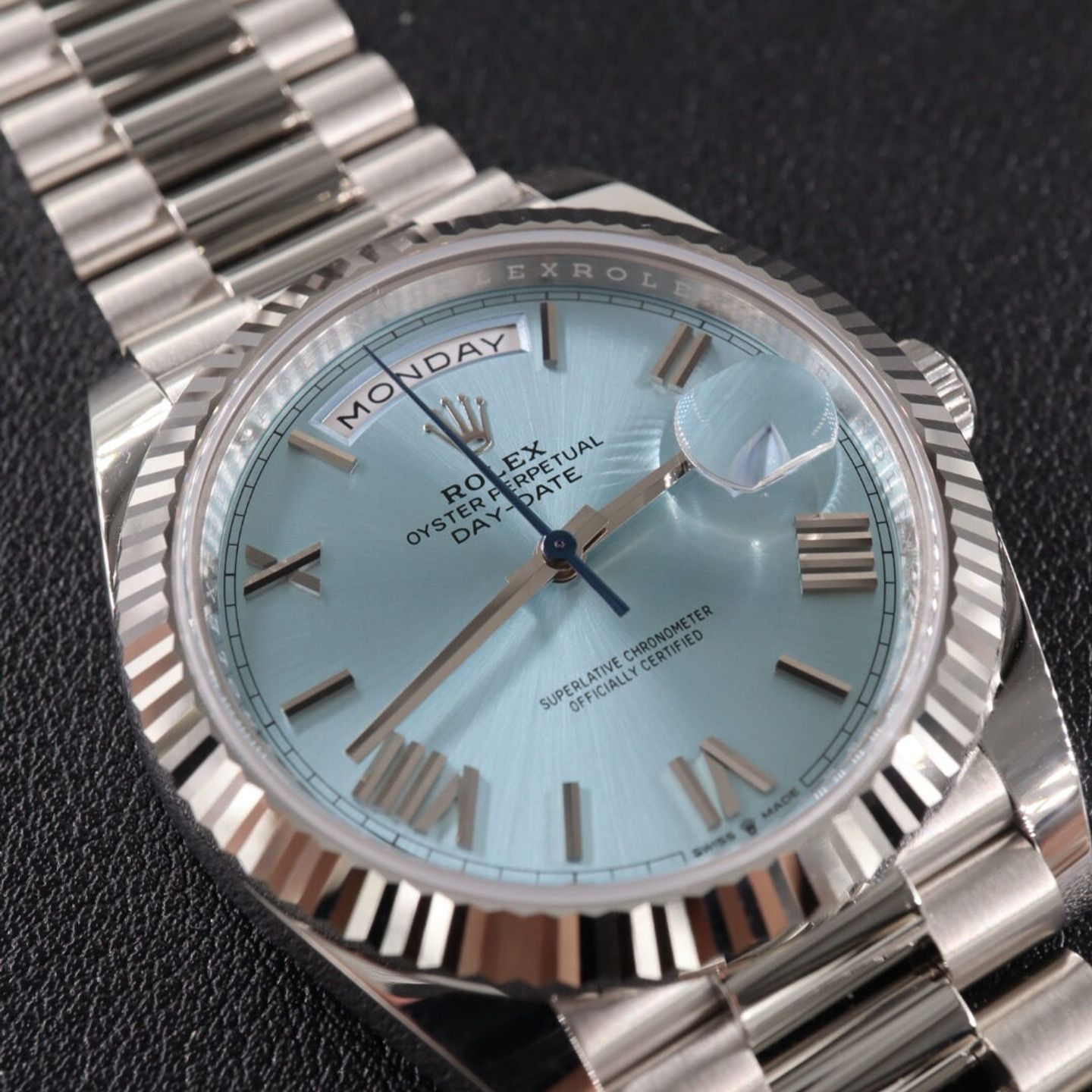 Rolex Day-Date 40 228236 (2024) - Blauw wijzerplaat 40mm Platina (2/7)