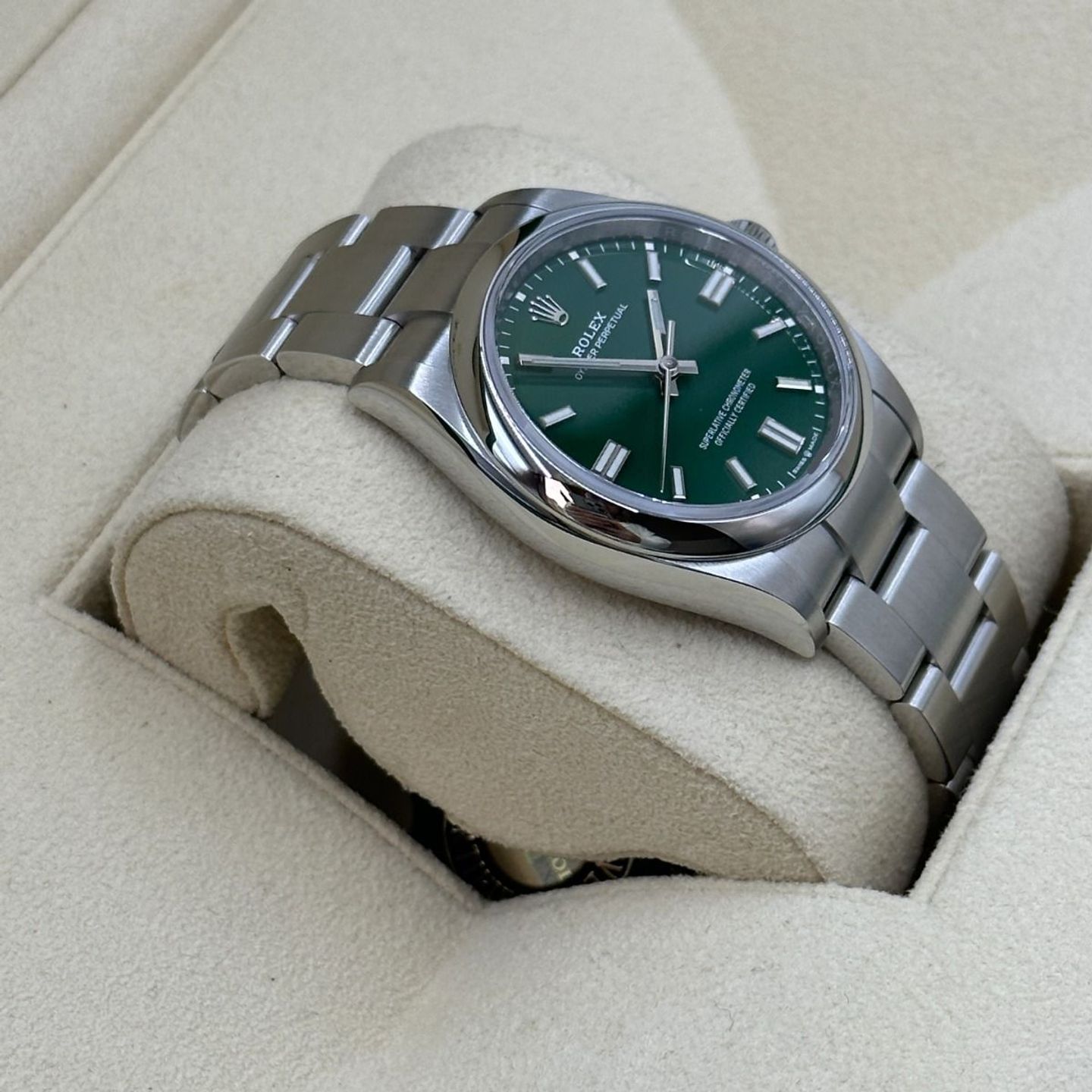 Rolex Oyster Perpetual 36 126000 (2024) - Green dial 36 mm Steel case (6/8)