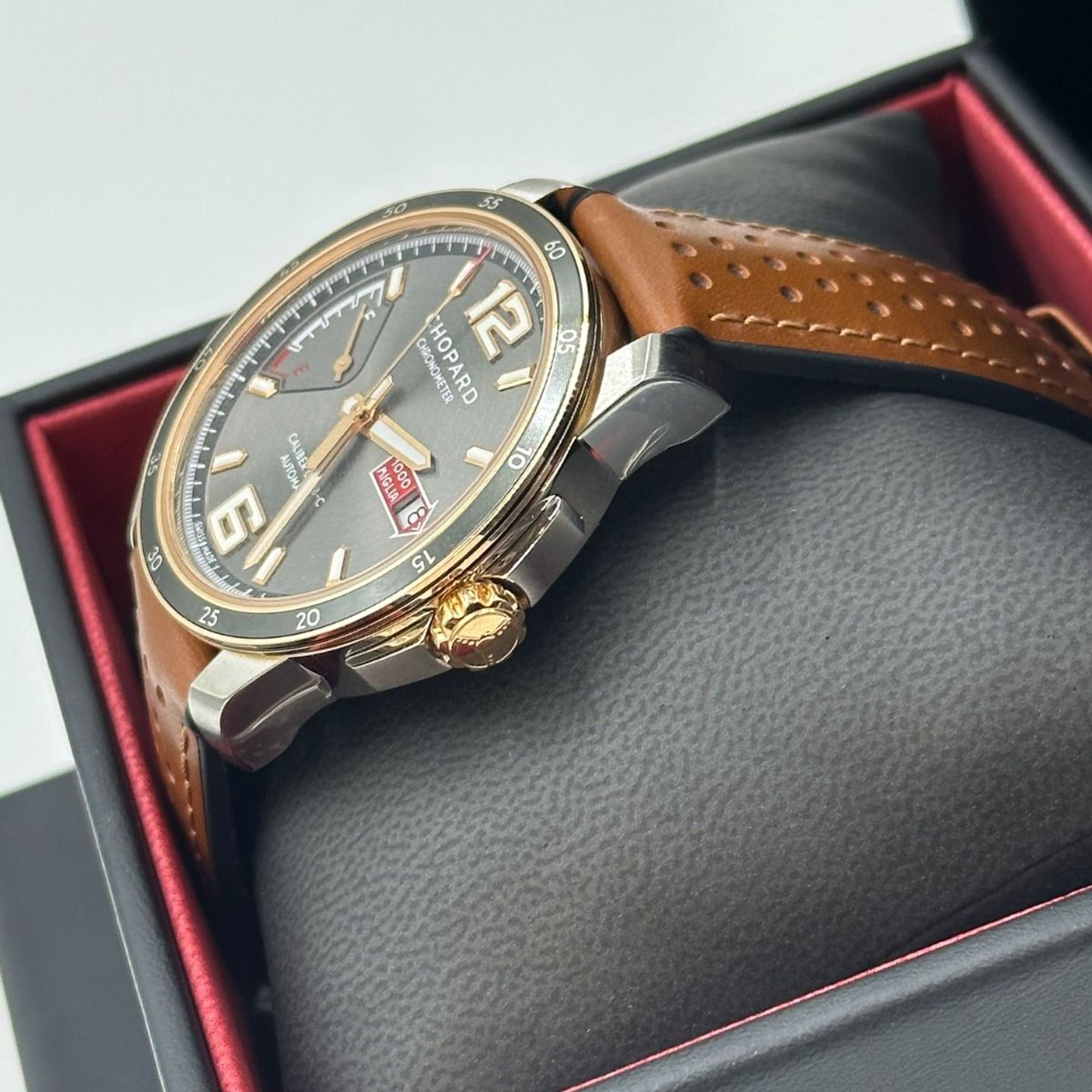 Chopard Mille Miglia 168566-6001 (2024) - Grijs wijzerplaat 43mm Goud/Staal (6/8)