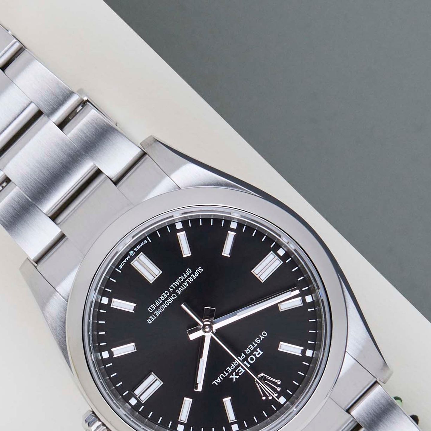 Rolex Oyster Perpetual 36 126000 (2024) - Black dial 36 mm Steel case (4/8)