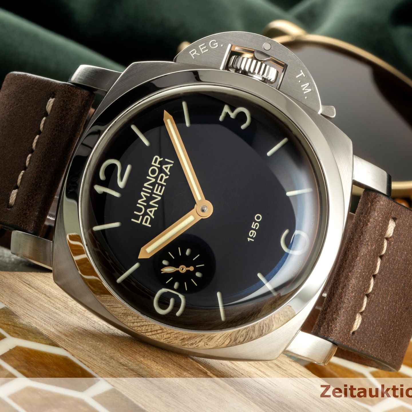 Panerai Special Editions PAM00127 (2002) - Black dial 47 mm Steel case (2/8)