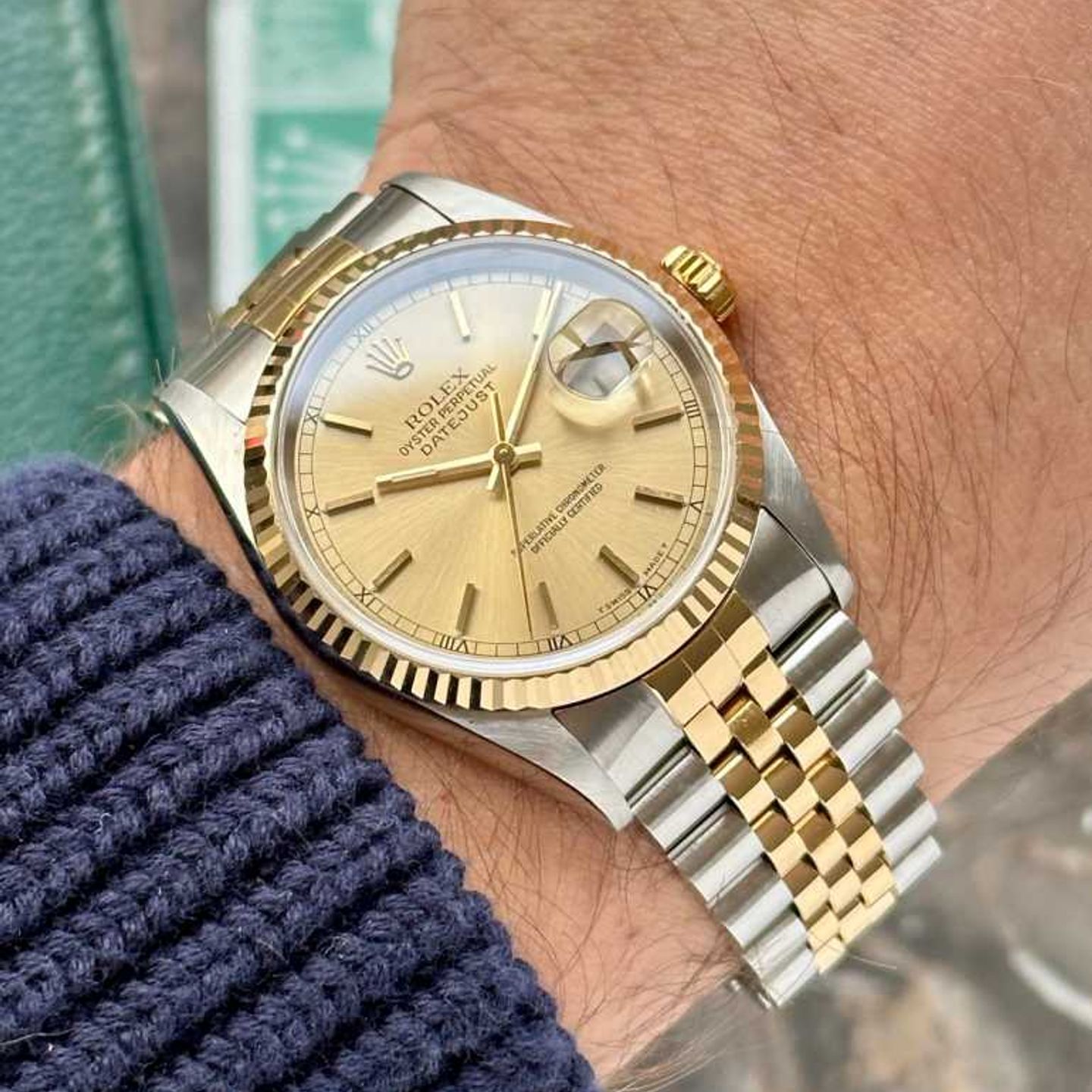 Rolex Datejust 36 16233 (1997) - Gold dial 36 mm Gold/Steel case (4/8)