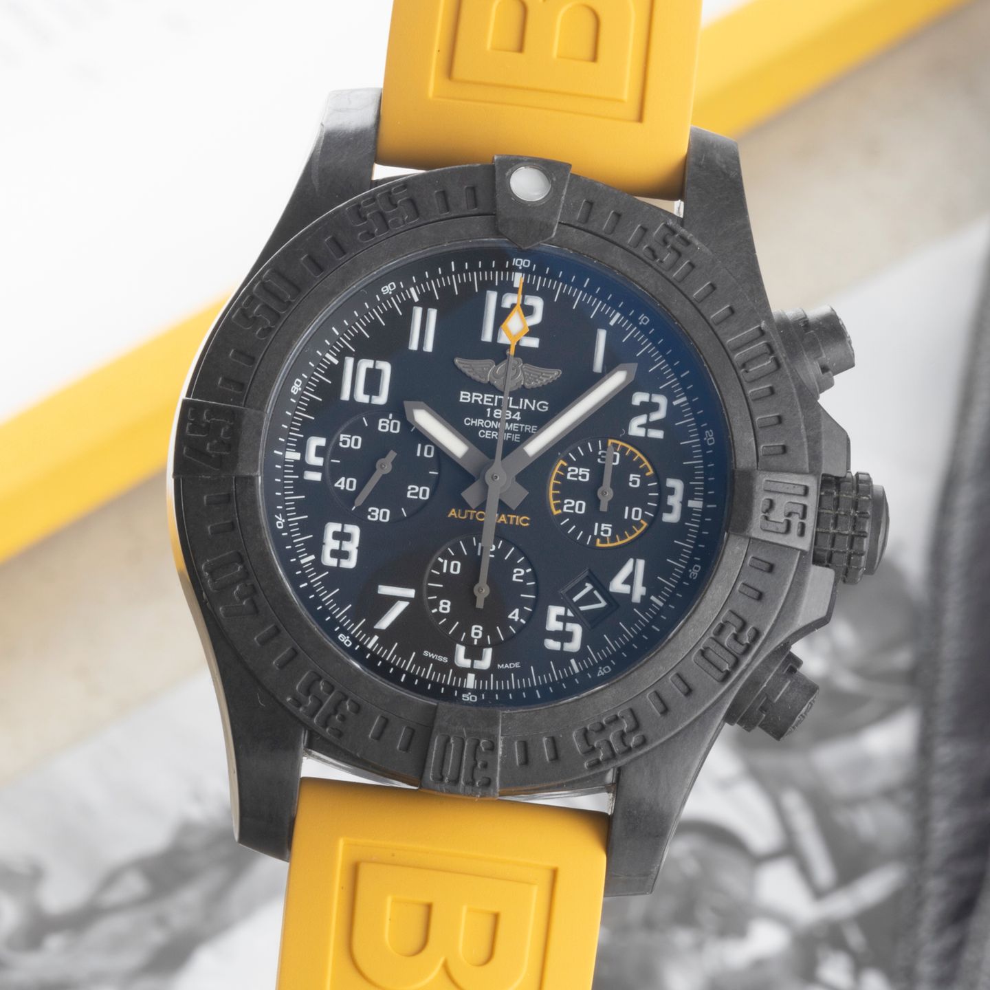 Breitling Avenger Hurricane XB0180 - (3/8)