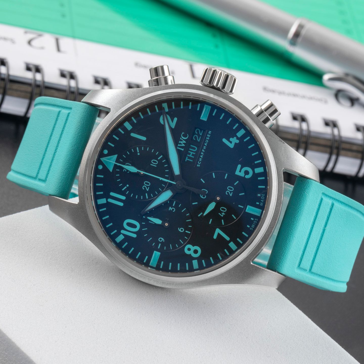 IWC Pilot Chronograph IW388108 (Unknown (random serial)) - Black dial 41 mm Titanium case (2/8)