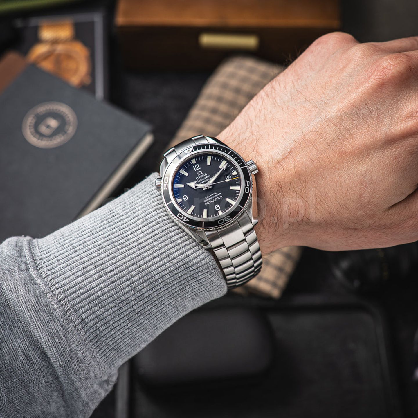 Omega Seamaster Planet Ocean 2201.50.00 (2010) - Black dial 42 mm Steel case (4/8)