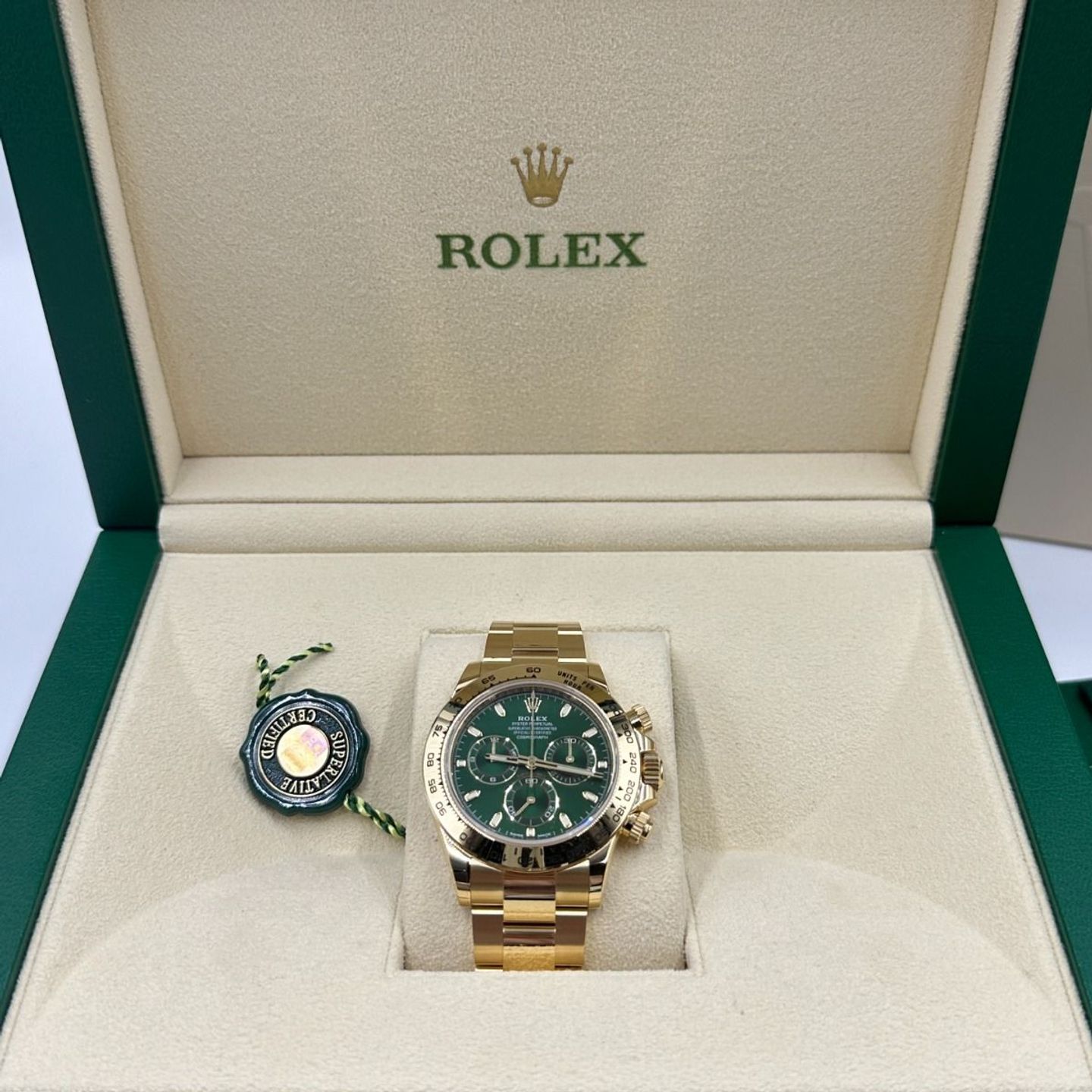 Rolex Daytona 116508 (2023) - Groen wijzerplaat 40mm Geelgoud (2/8)