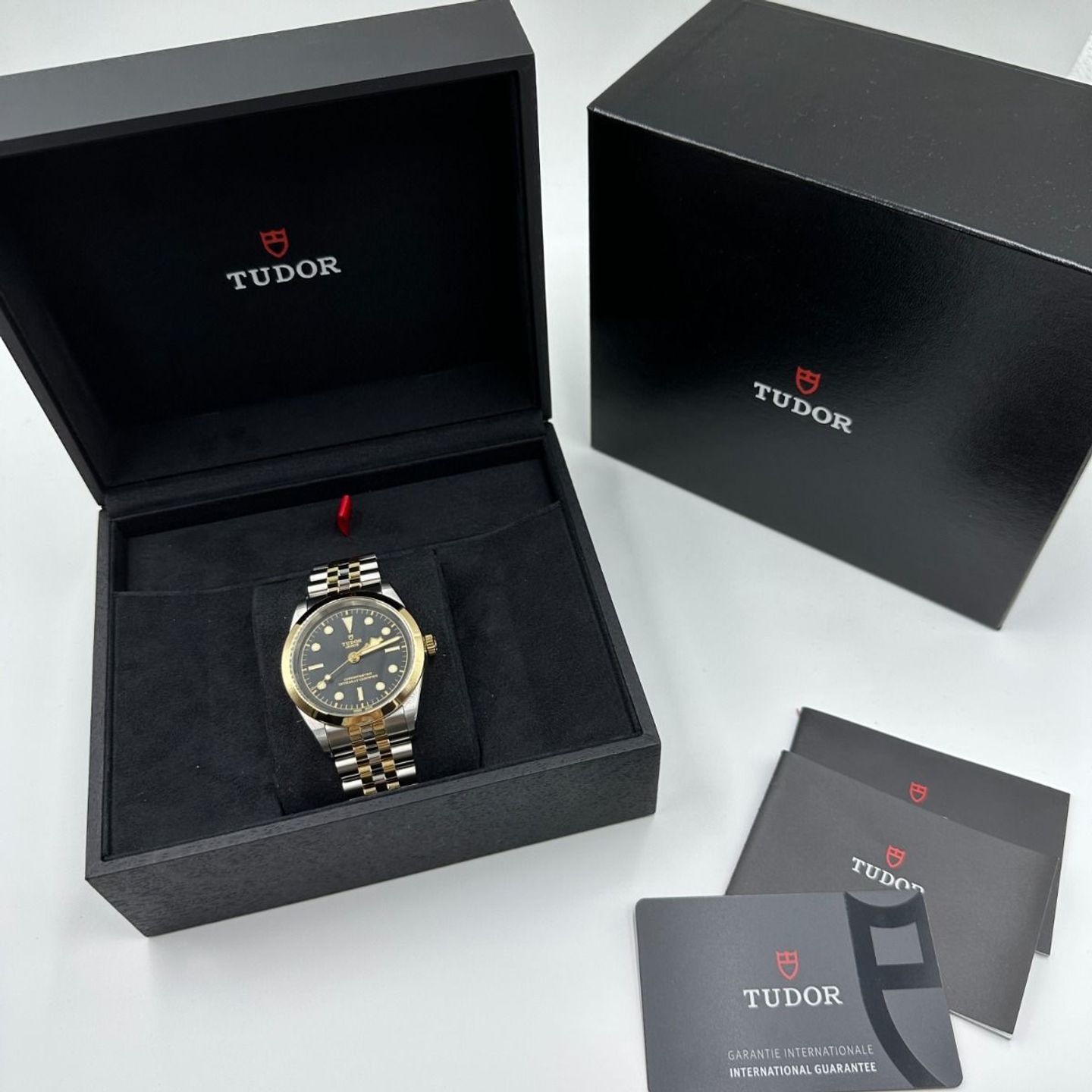 Tudor Black Bay S&G 79683-0001 (2023) - Black dial 41 mm Steel case (2/8)