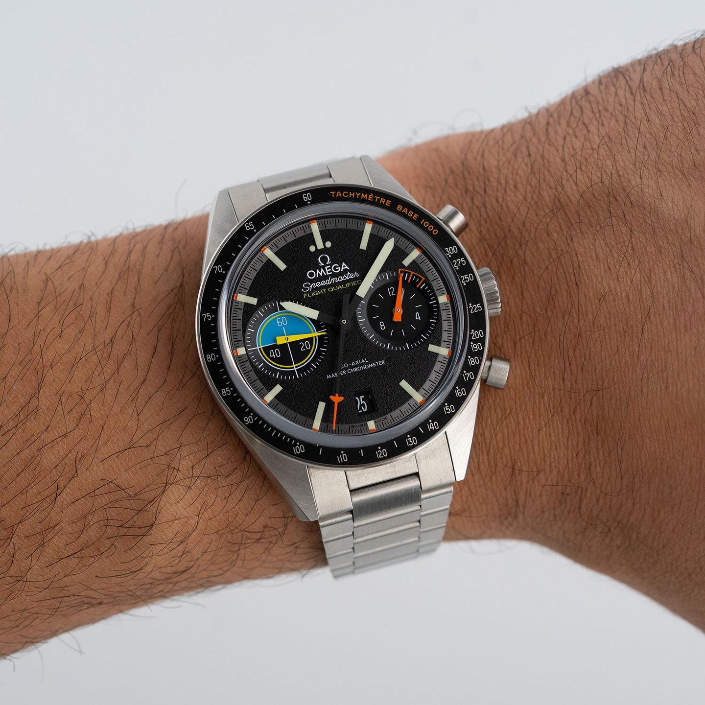 Omega Speedmaster 332.10.41.51.01.002 (2025) - Black dial 41 mm Steel case (6/7)