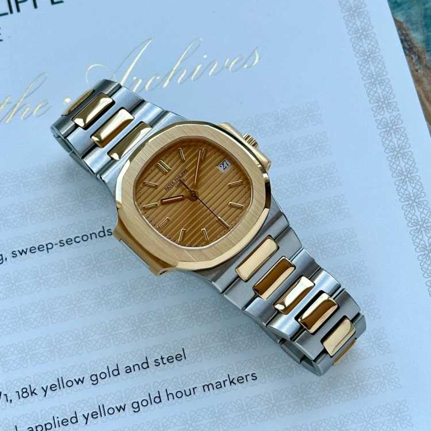 Patek Philippe Nautilus 3800 (1994) - Goud wijzerplaat 37mm Goud/Staal (3/8)