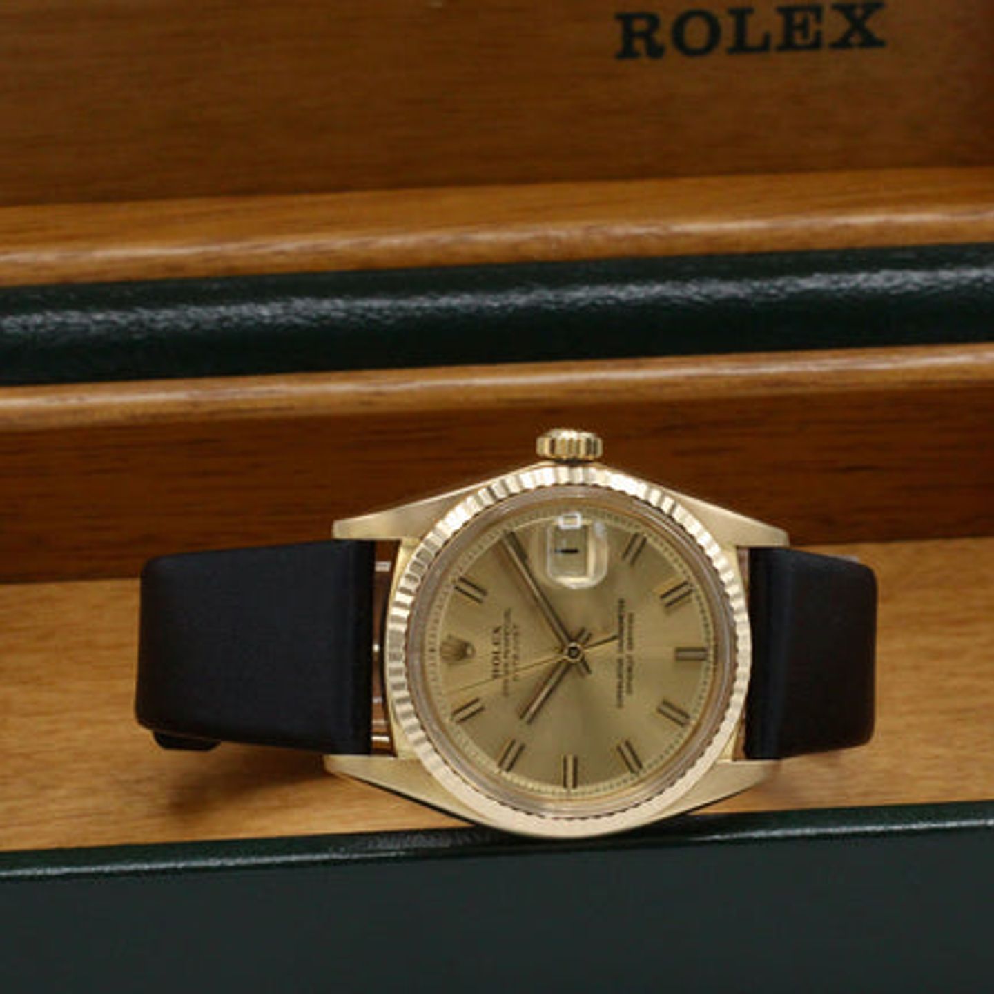 Rolex Datejust 1601 (1971) - Gold dial 36 mm Yellow Gold case (3/8)
