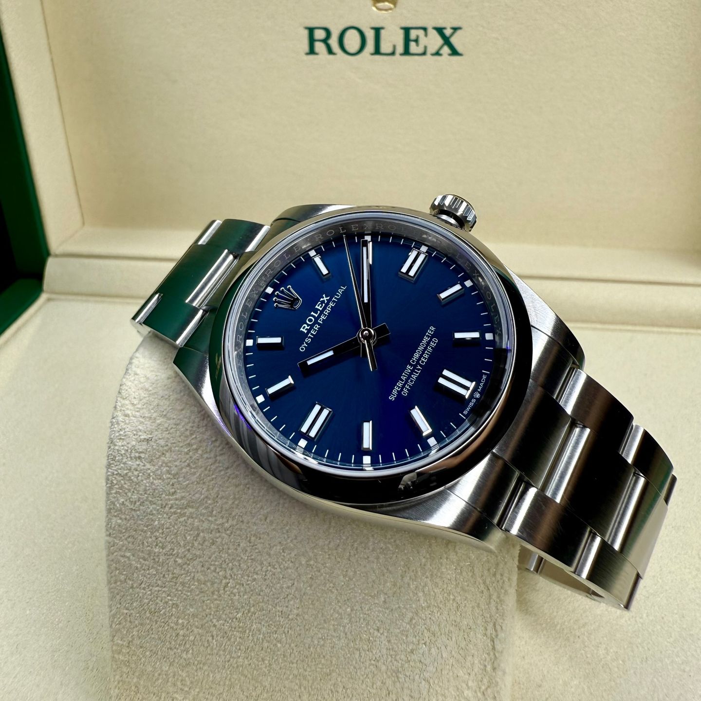 Rolex Oyster Perpetual 36 126000 (2025) - Blue dial 36 mm Steel case (4/8)