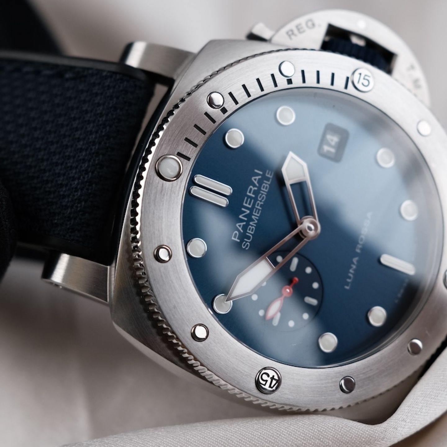 Panerai Luminor Submersible PAM01391 - (3/8)