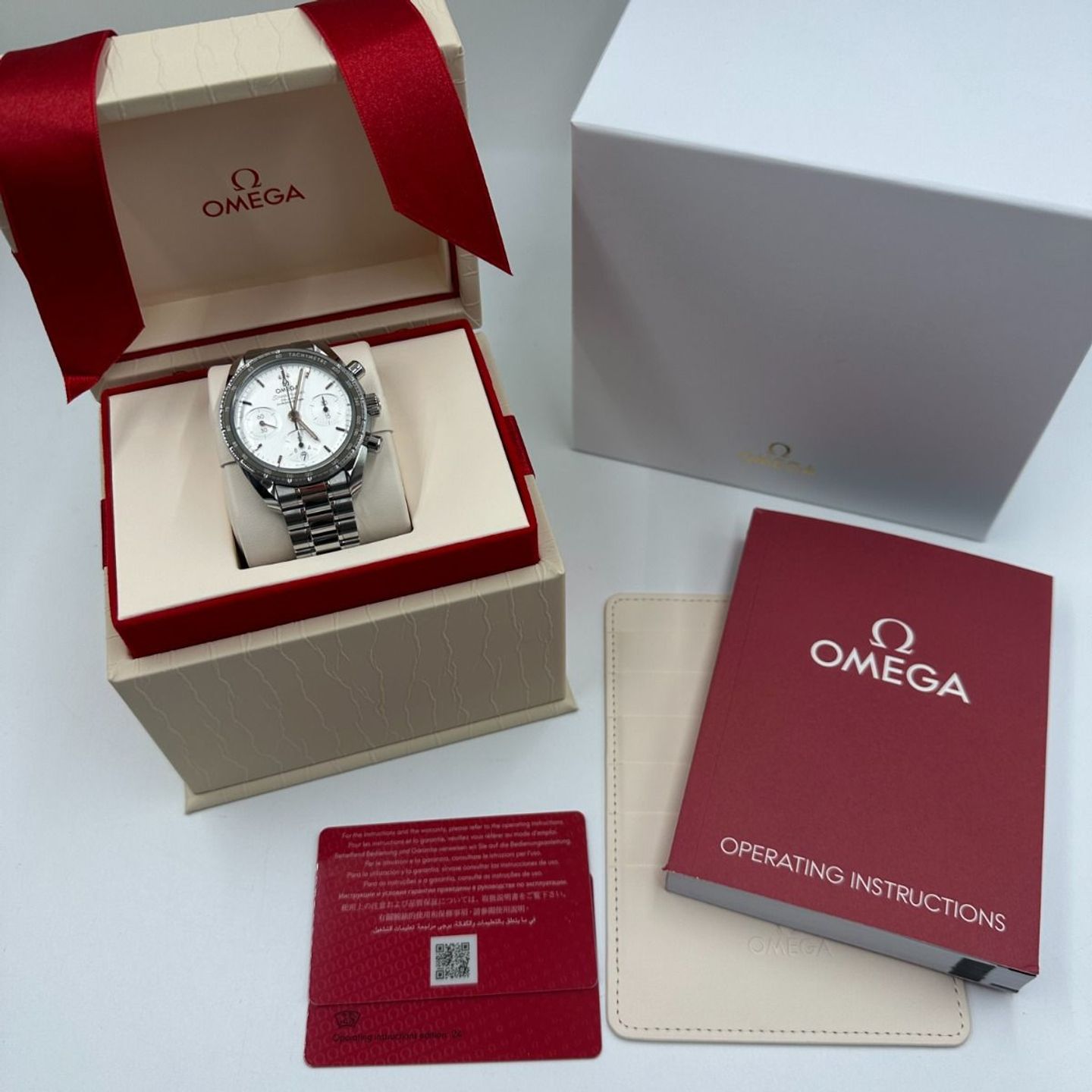 Omega Speedmaster 324.30.38.50.02.001 - (2/8)