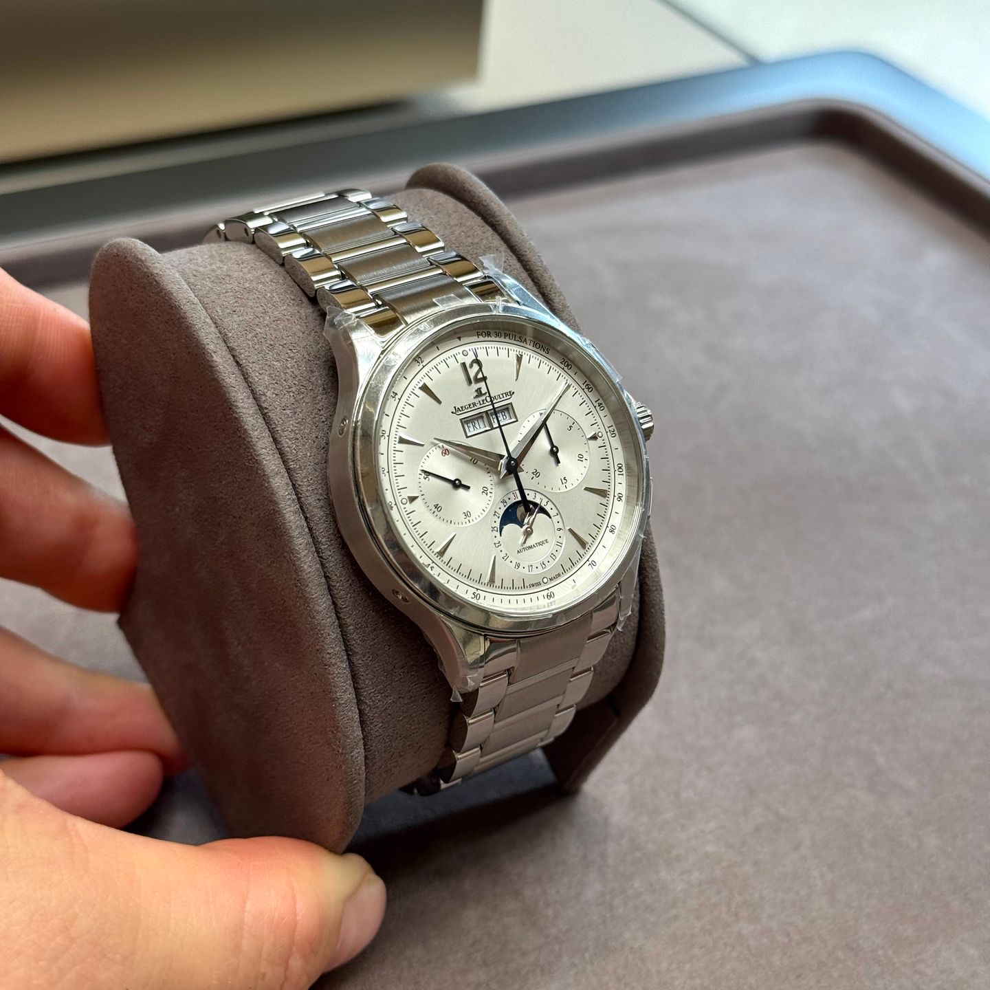 Jaeger-LeCoultre Master Control Q4138130 (2025) - Silver dial 40 mm Steel case (2/3)