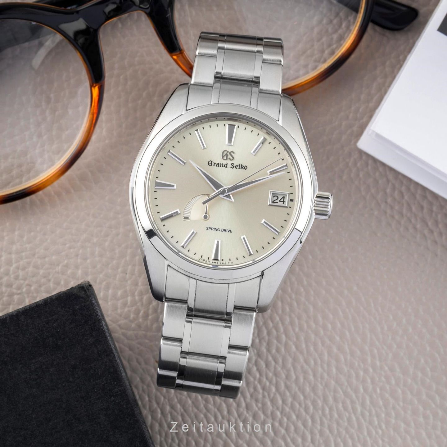 Grand Seiko Heritage Collection SBGA201 (Unknown (random serial)) - Silver dial 42 mm Steel case (3/8)