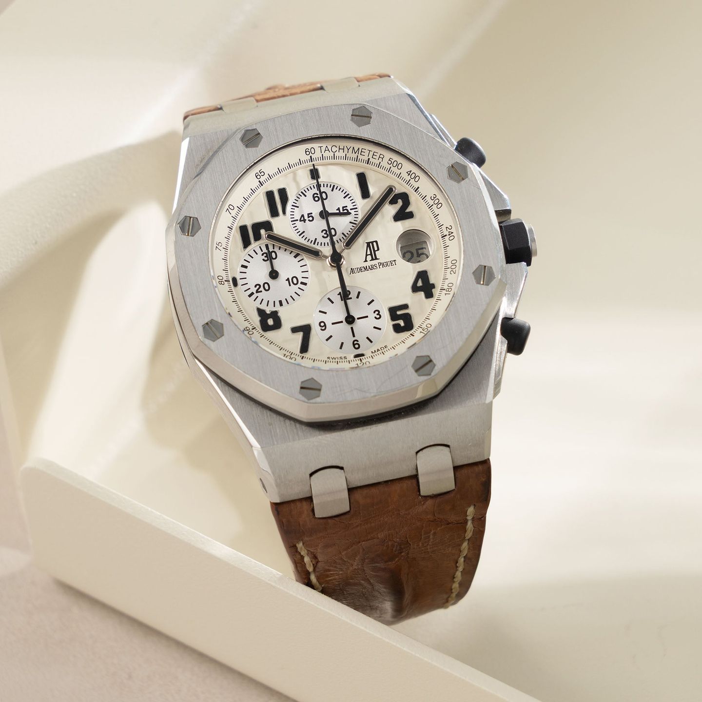 Audemars Piguet Royal Oak Offshore Chronograph Volcano 26170ST (Onbekend (willekeurig serienummer)) - Zwart wijzerplaat 42mm Staal (3/8)